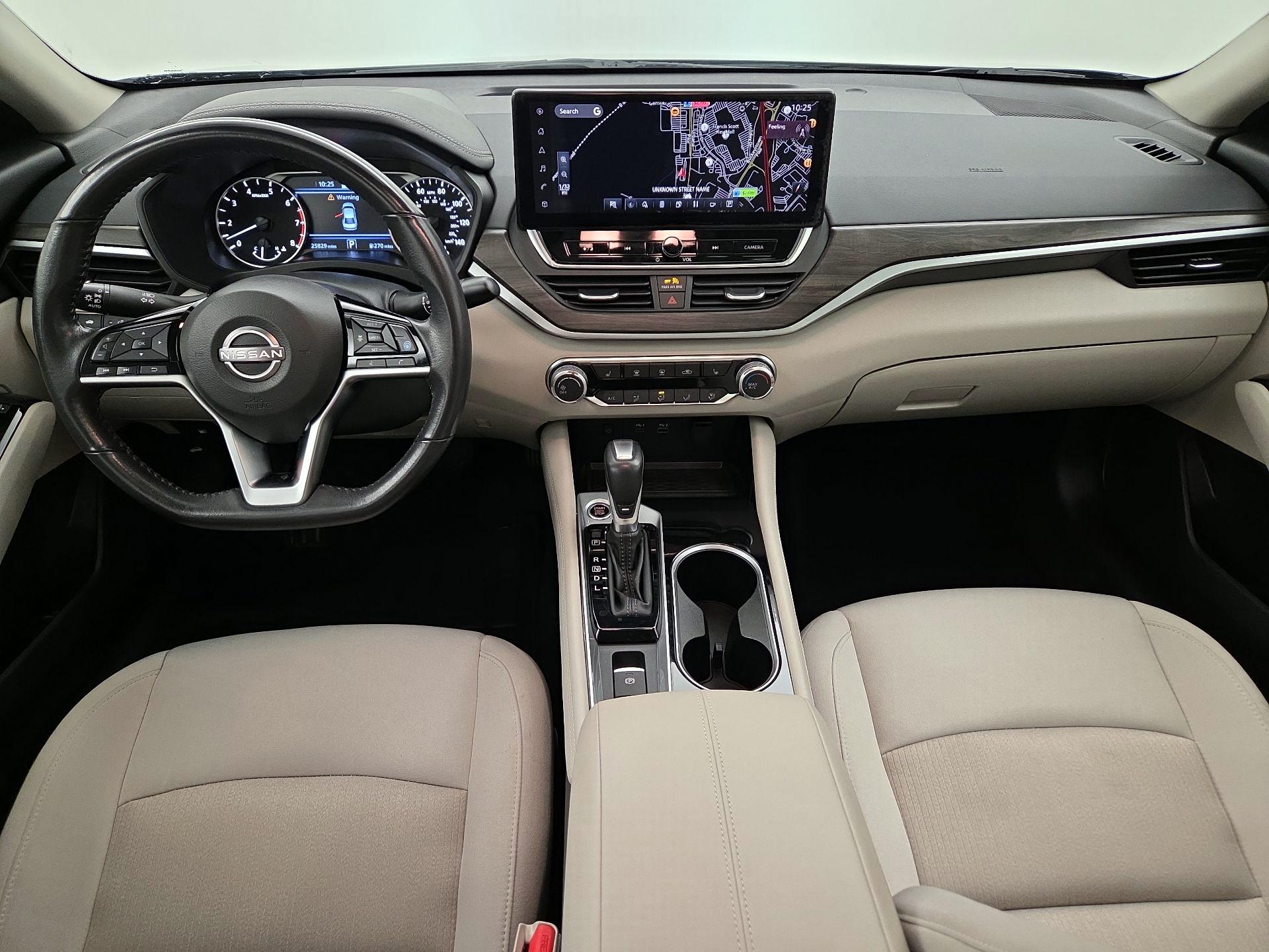 Thumbnail: 2023 Nissan Altima - 9