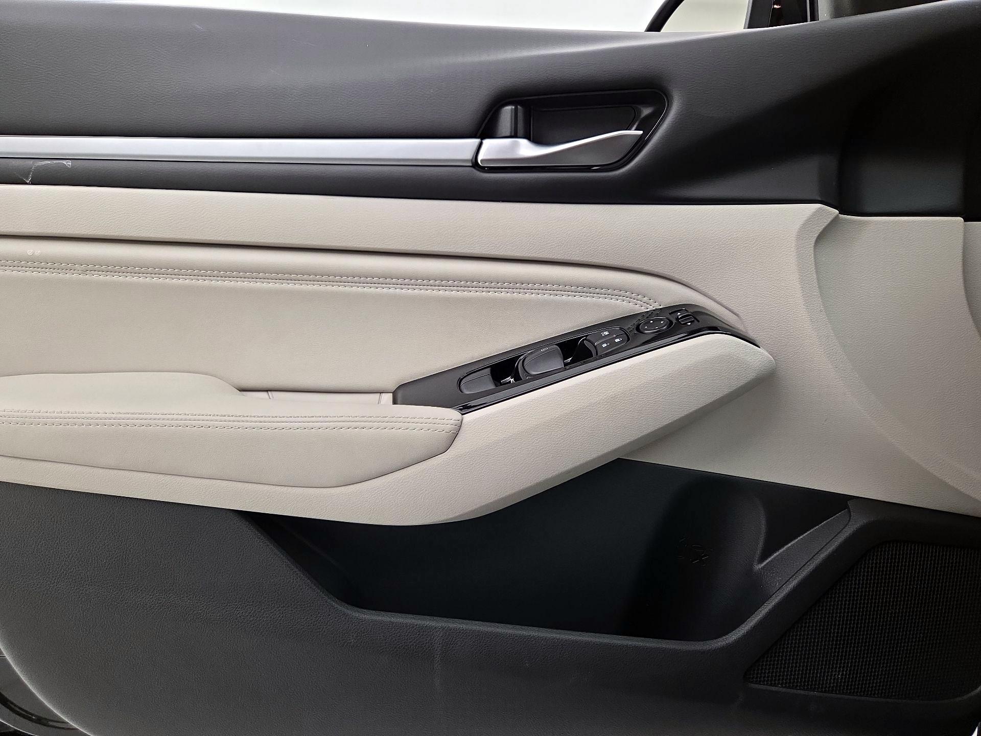 Thumbnail: 2023 Nissan Altima - 12