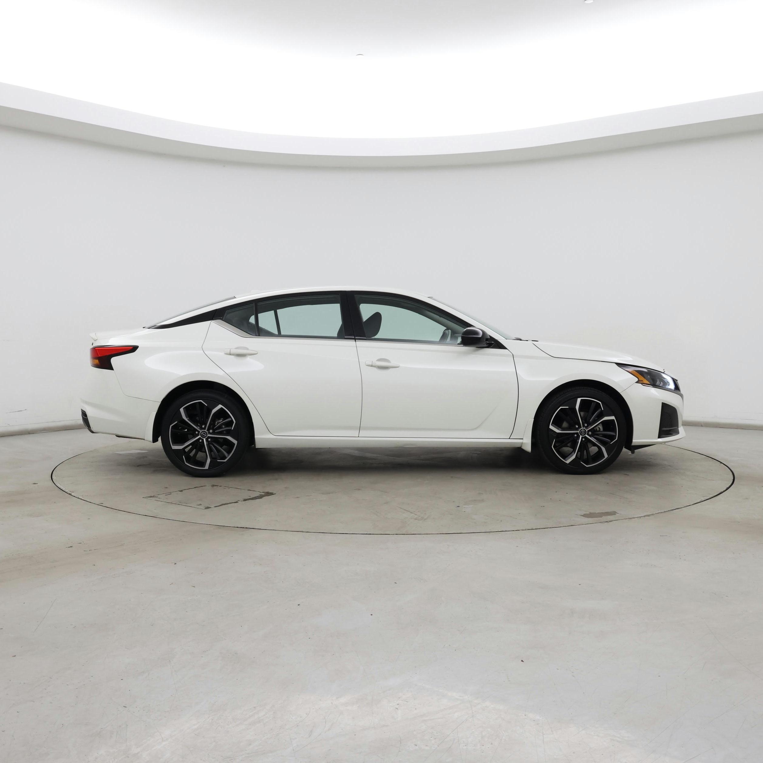 Thumbnail: 2023 Nissan Altima - 7