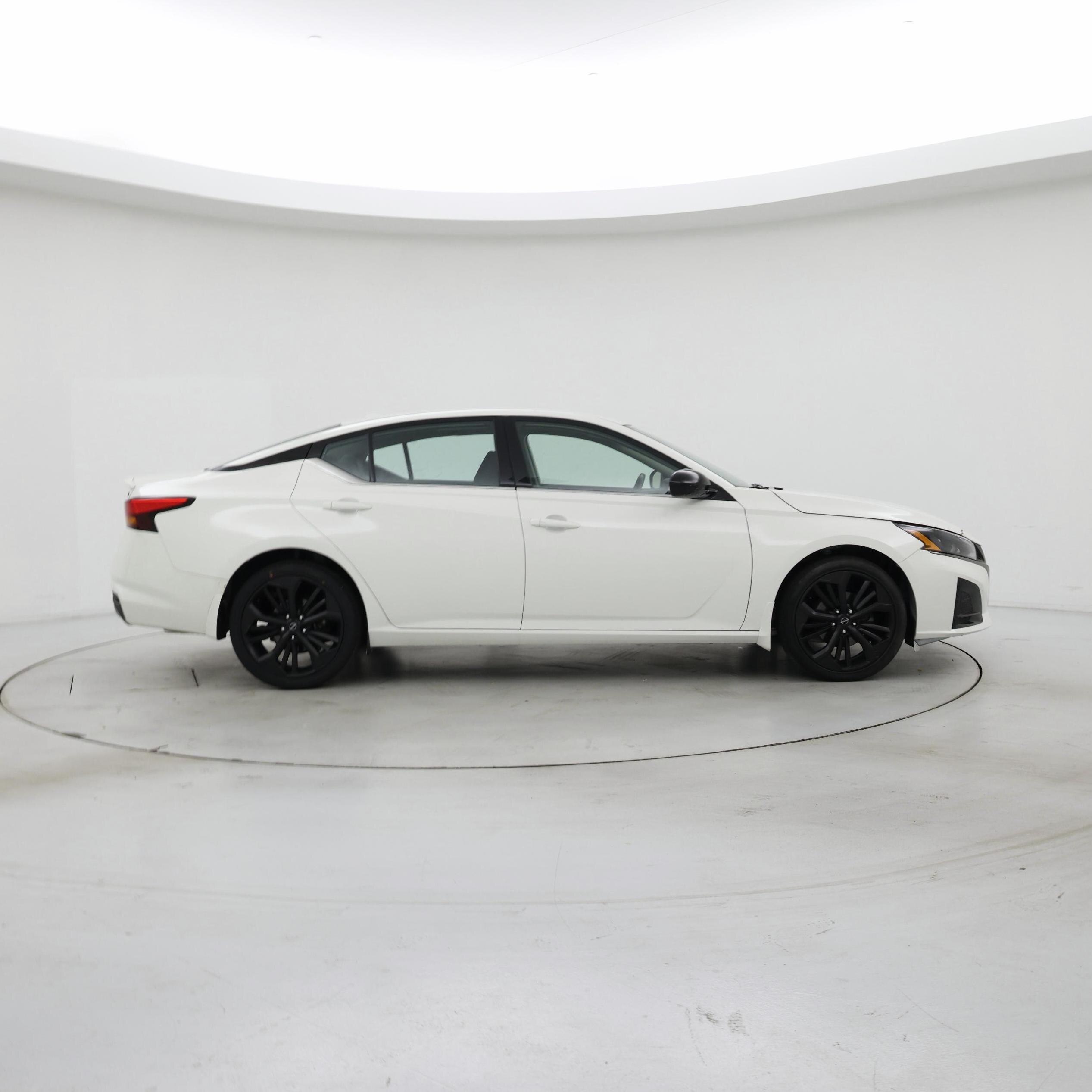 Thumbnail: 2023 Nissan Altima - 7