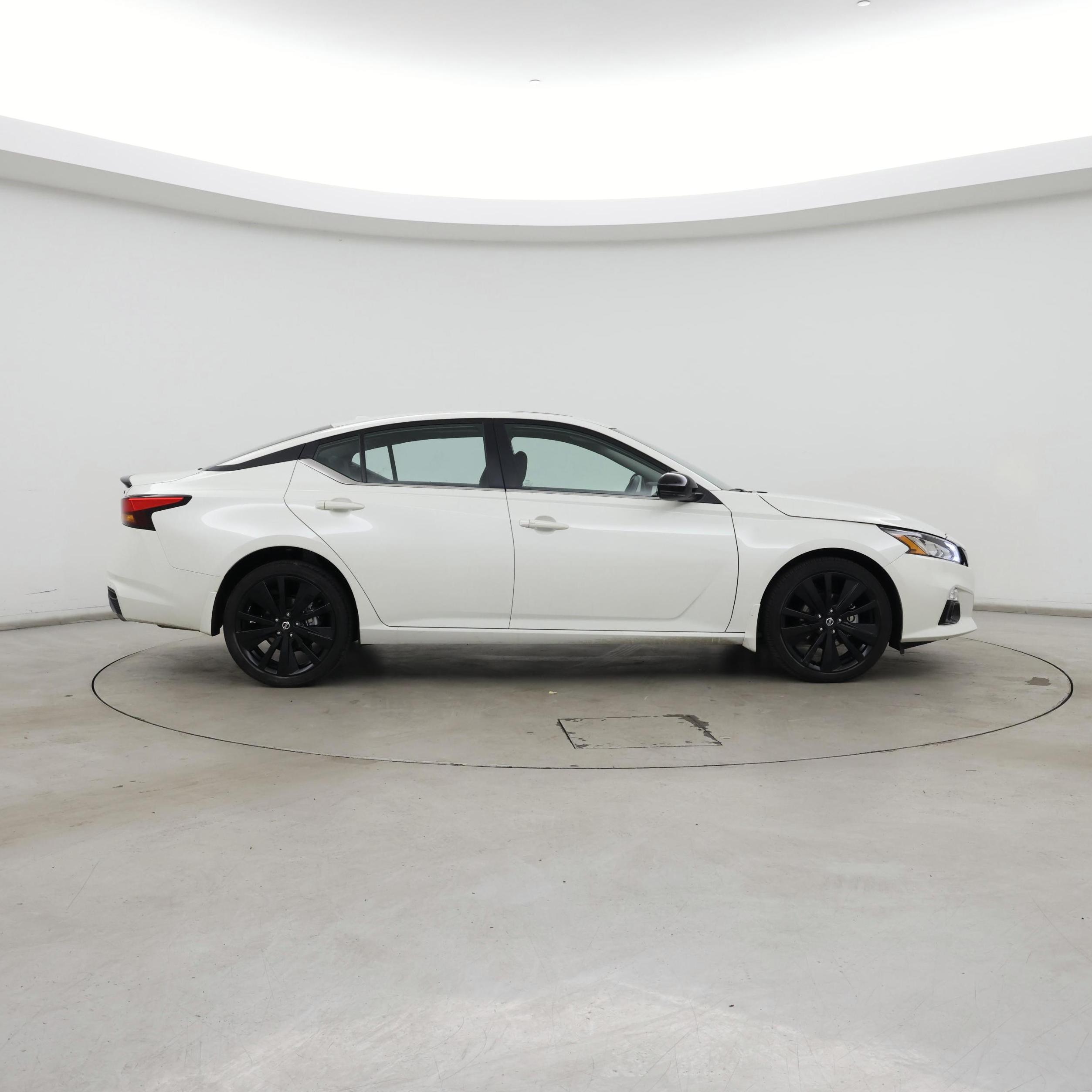 Thumbnail: 2022 Nissan Altima - 7