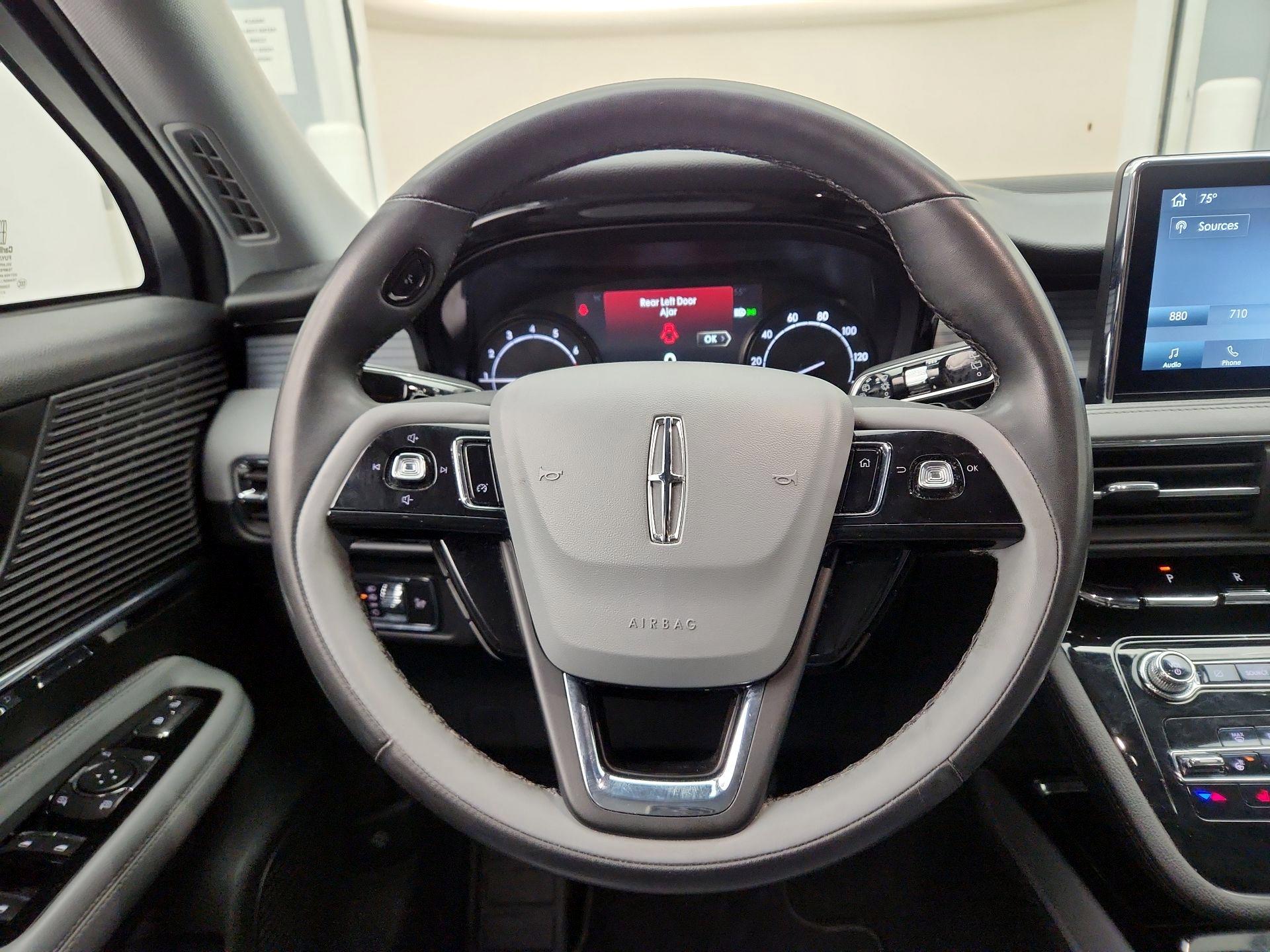 Thumbnail: 2022 Lincoln Corsair - 10