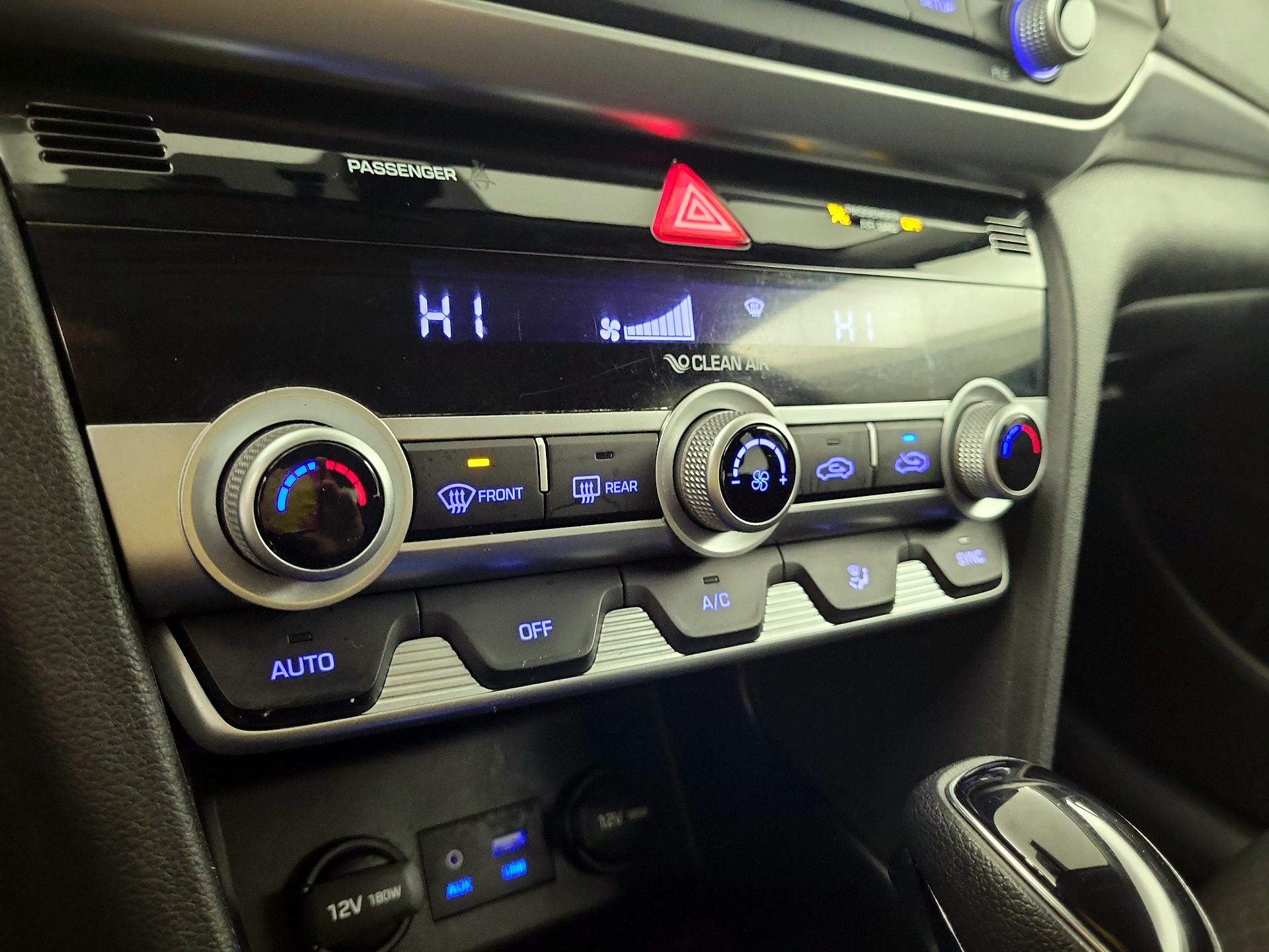 Thumbnail: 2020 Hyundai Elantra - 14