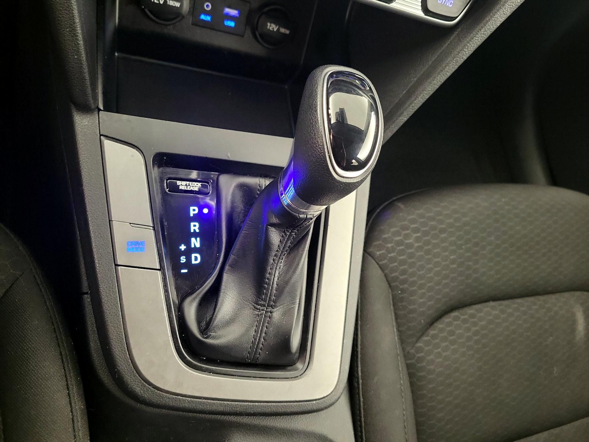 Thumbnail: 2020 Hyundai Elantra - 15