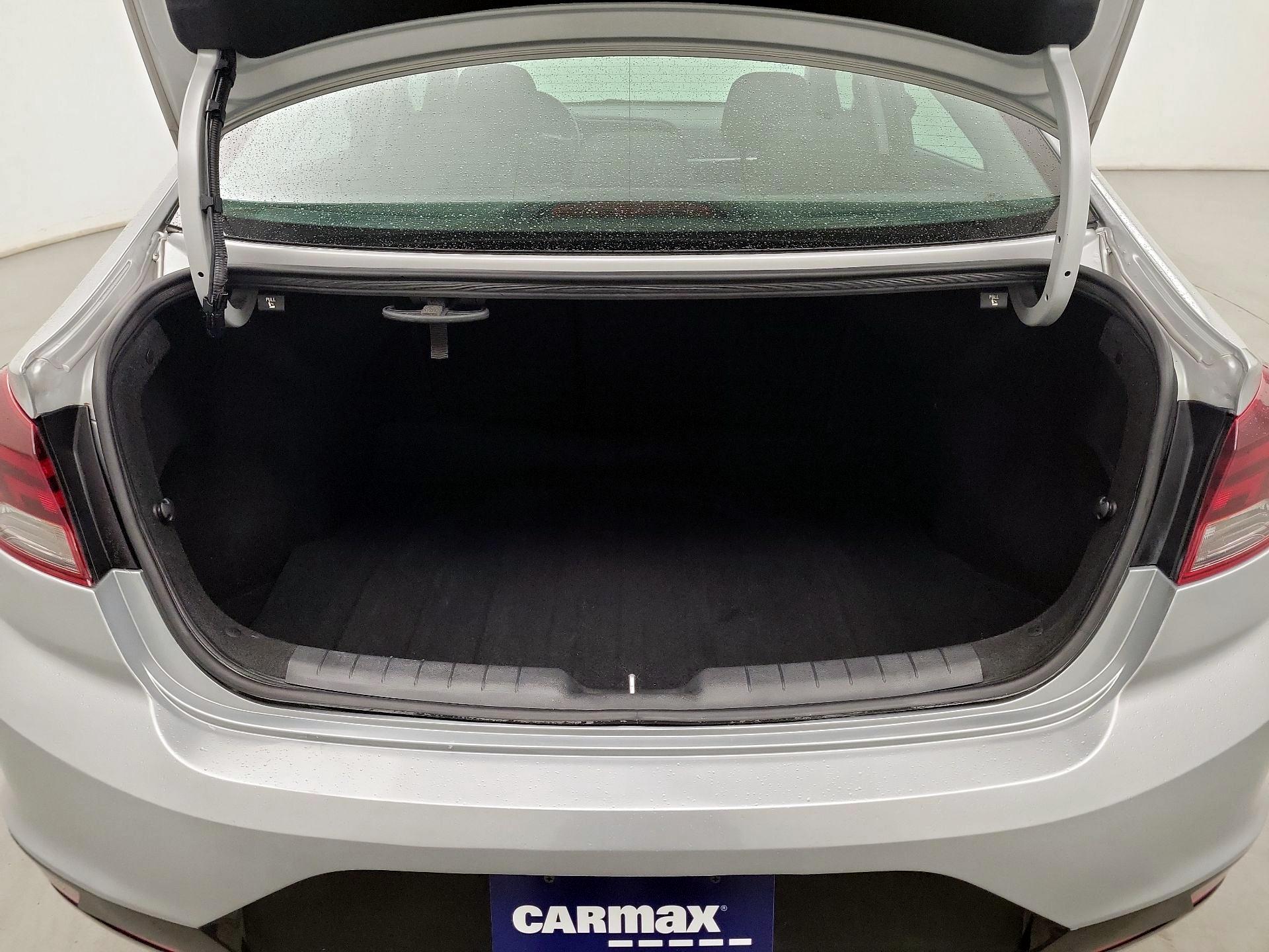 Thumbnail: 2020 Hyundai Elantra - 18