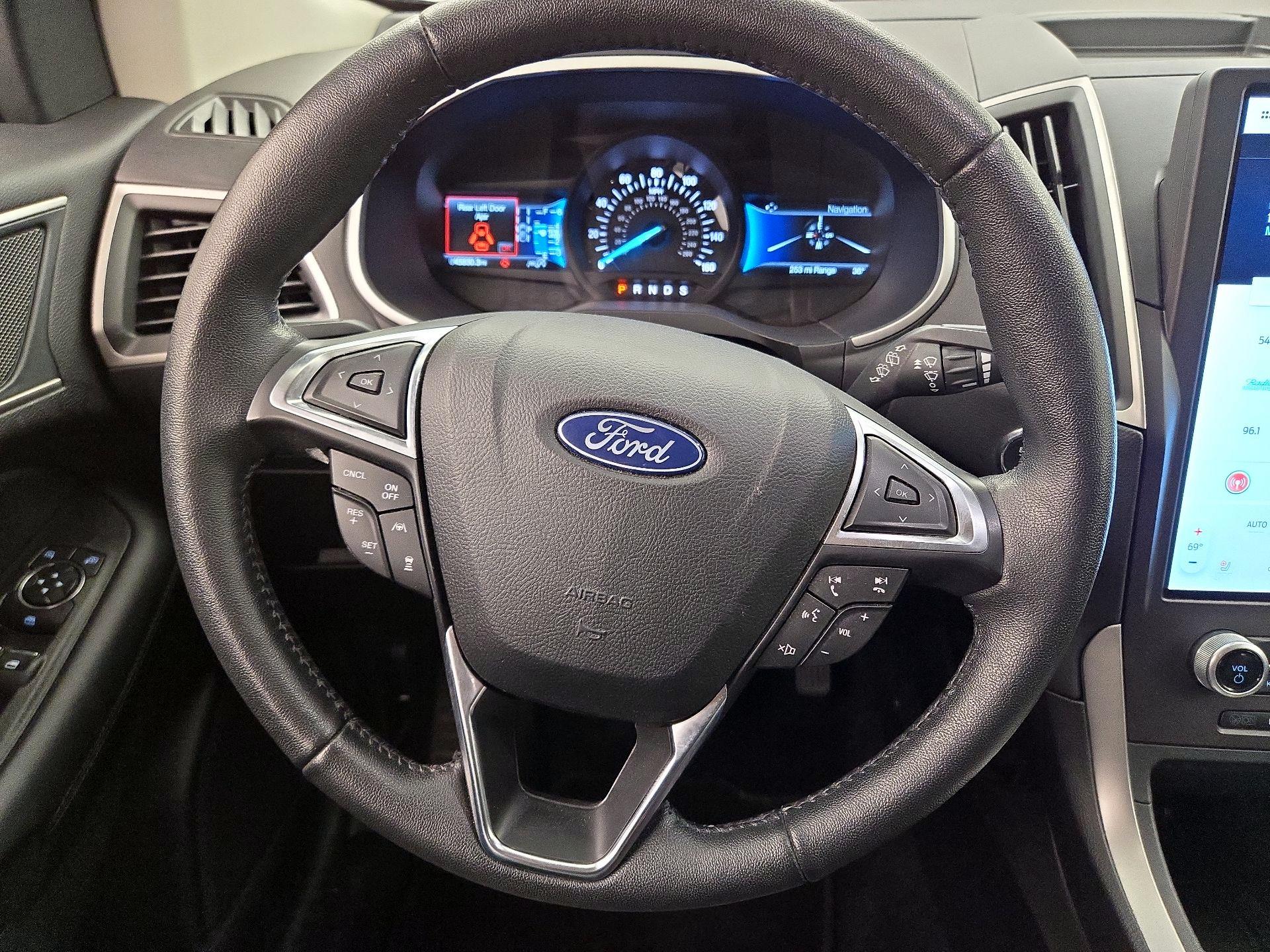 Thumbnail: 2021 Ford Edge - 10