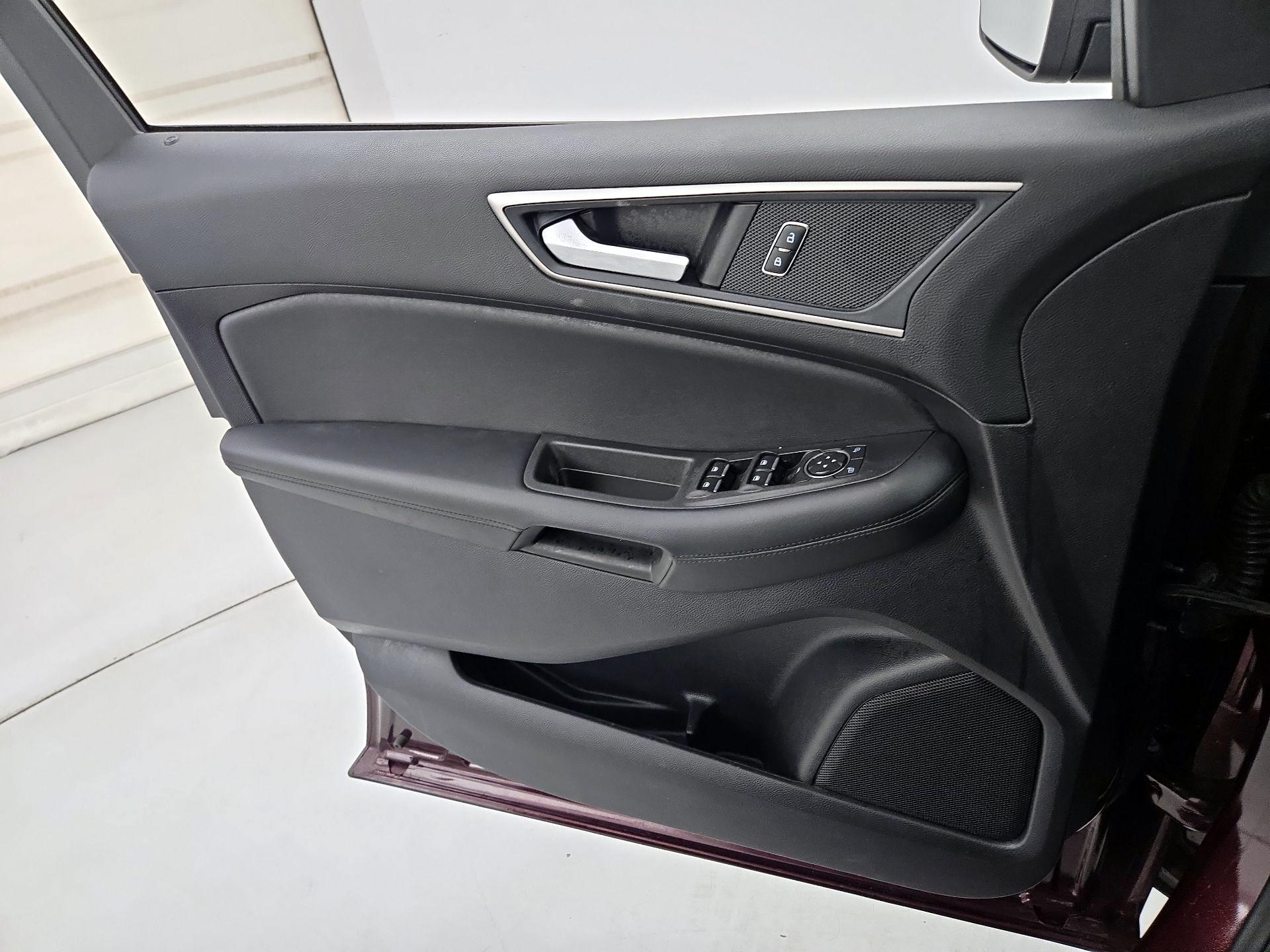 Thumbnail: 2021 Ford Edge - 12