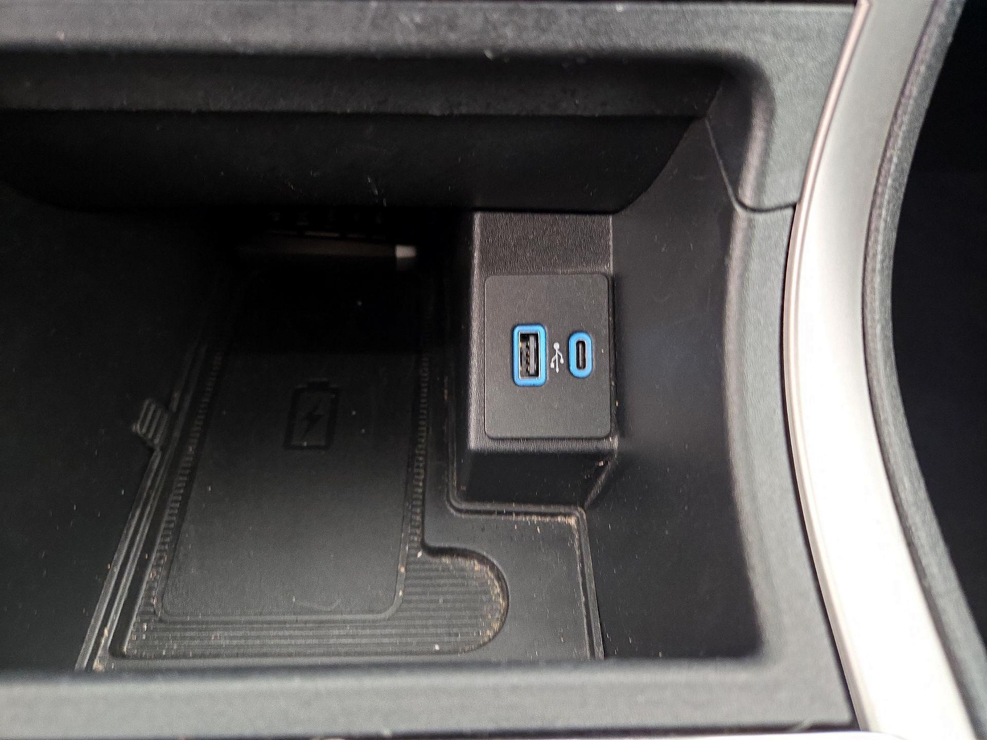 Thumbnail: 2021 Ford Edge - 18