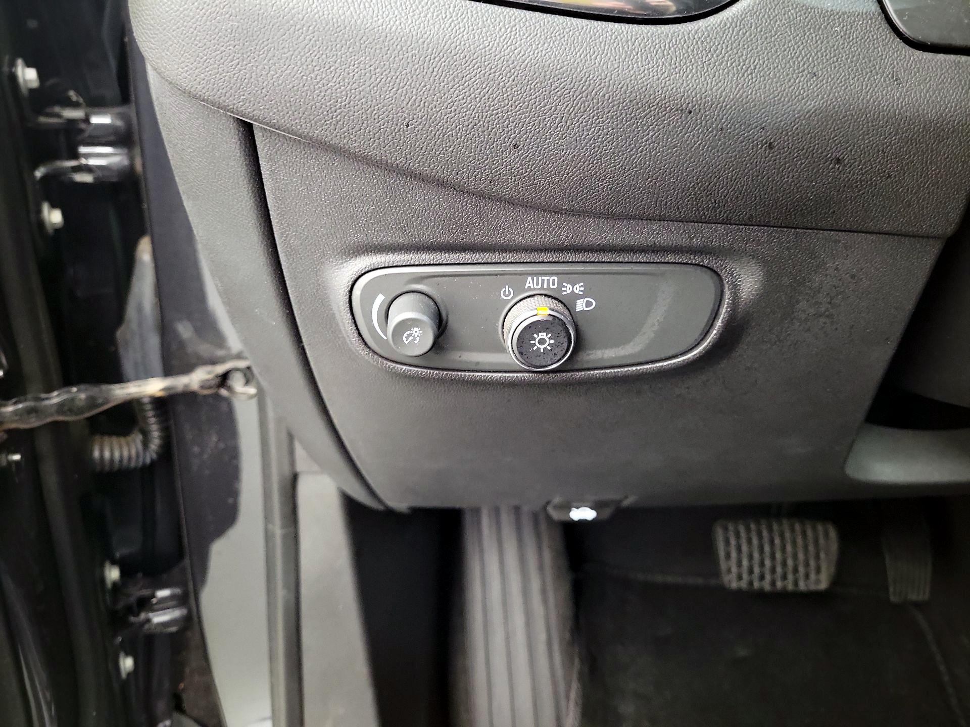 Thumbnail: 2022 Chevrolet Equinox - 11