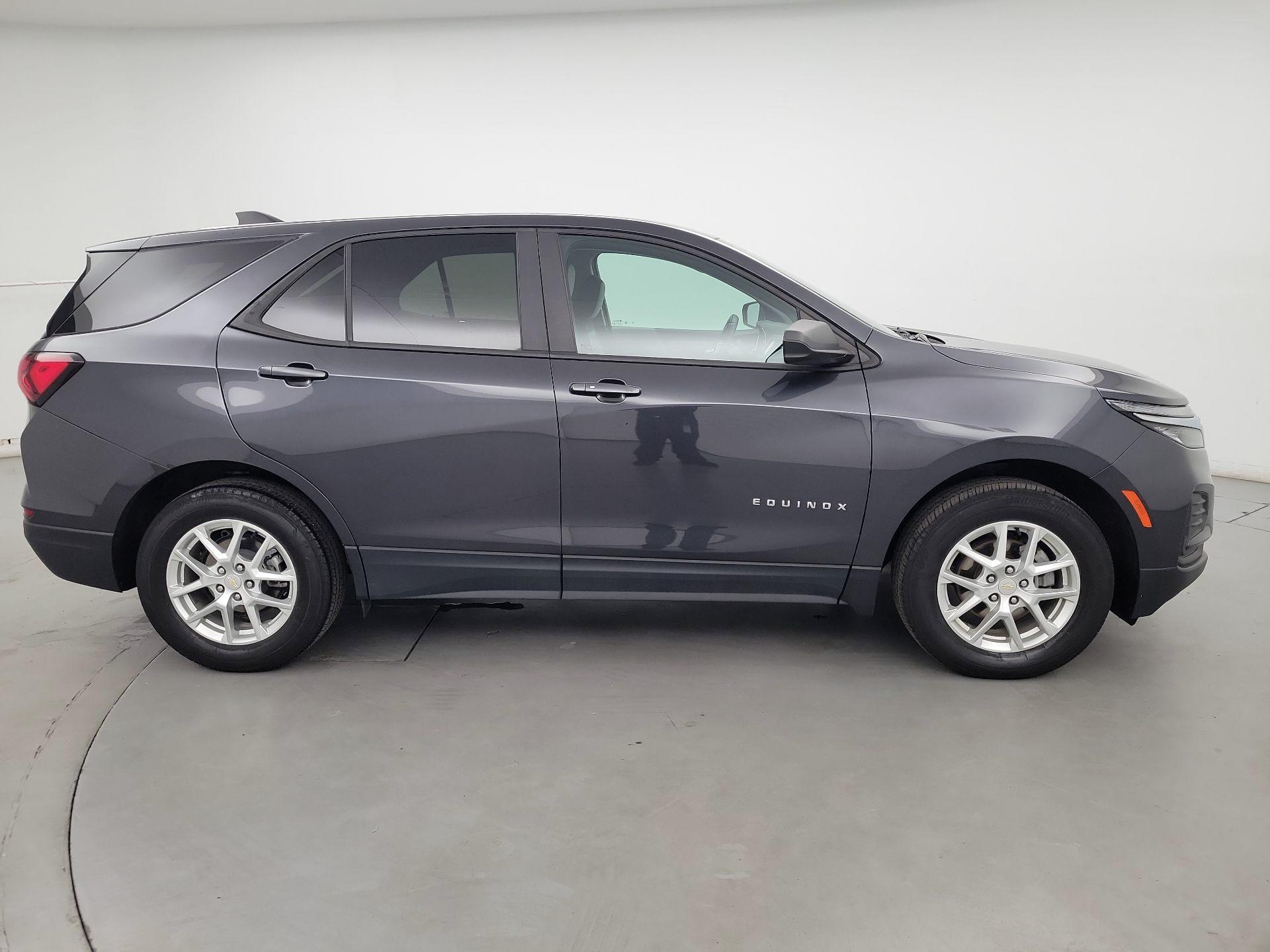 Thumbnail: 2022 Chevrolet Equinox - 4