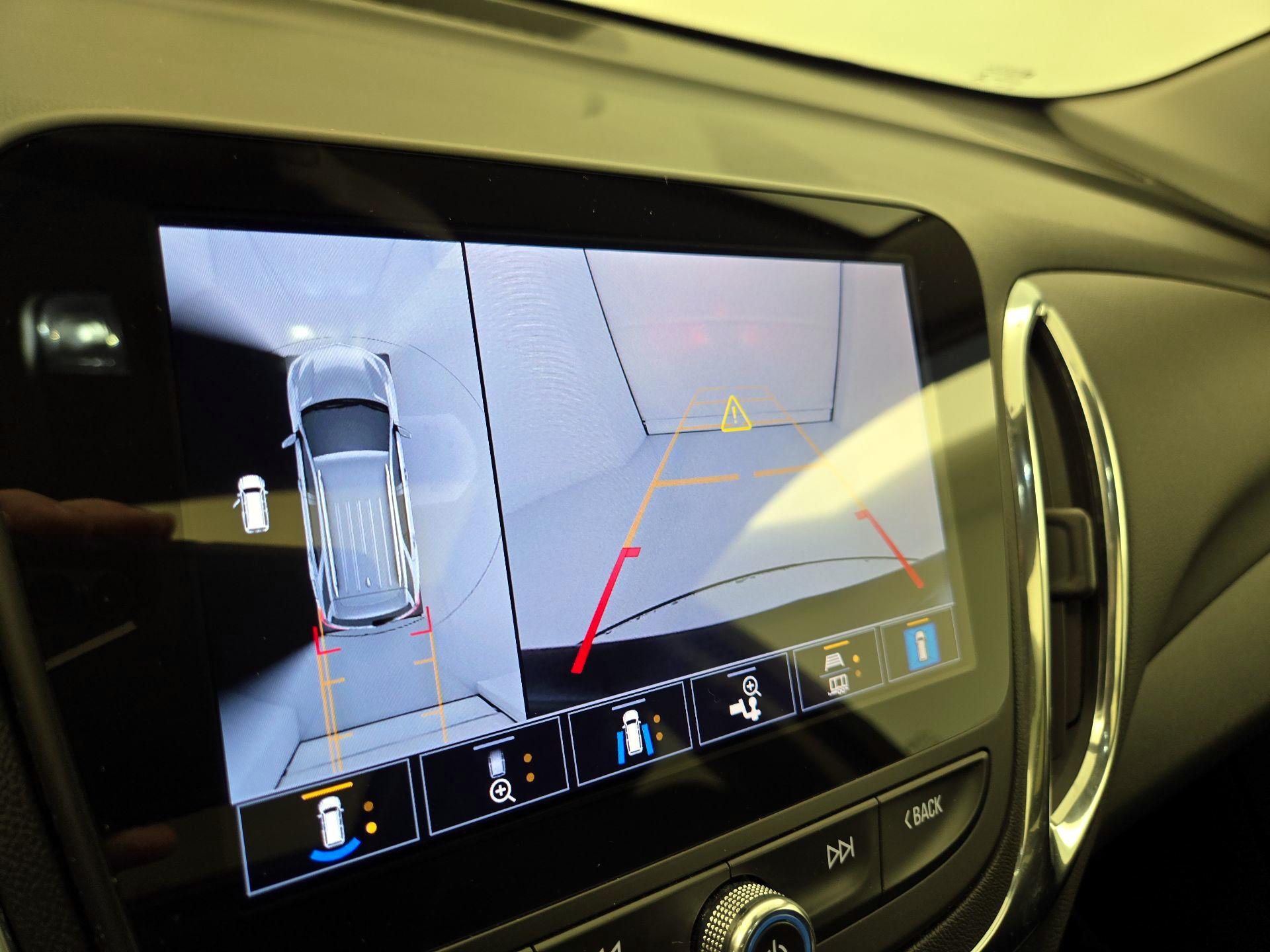 Thumbnail: 2022 Chevrolet Equinox - 15