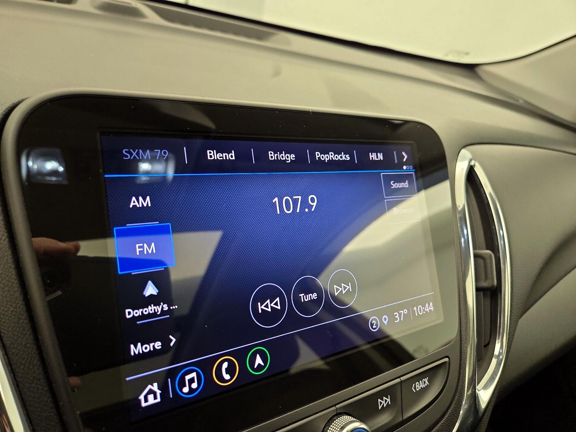 Thumbnail: 2022 Chevrolet Equinox - 16