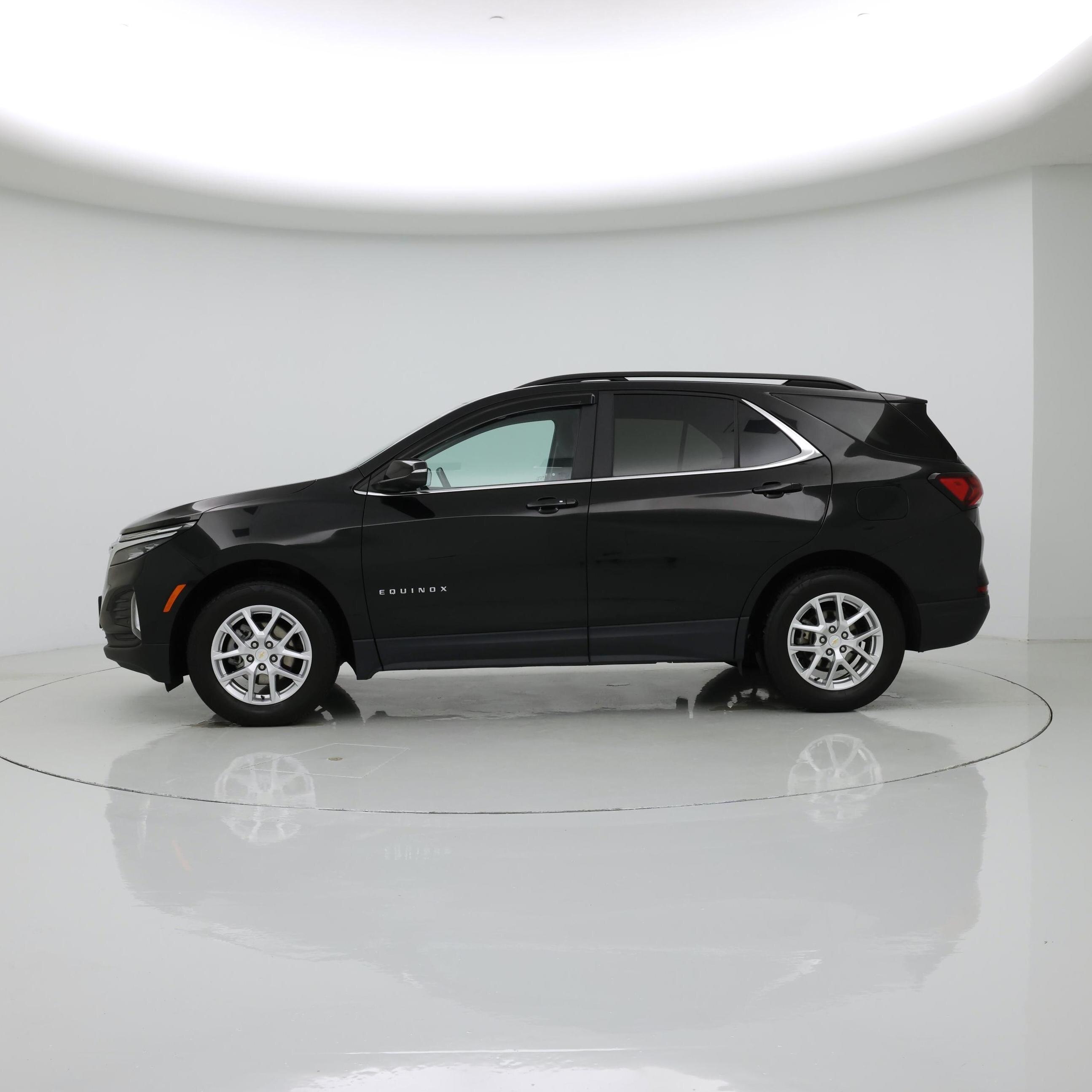 Thumbnail: 2022 Chevrolet Equinox - 3