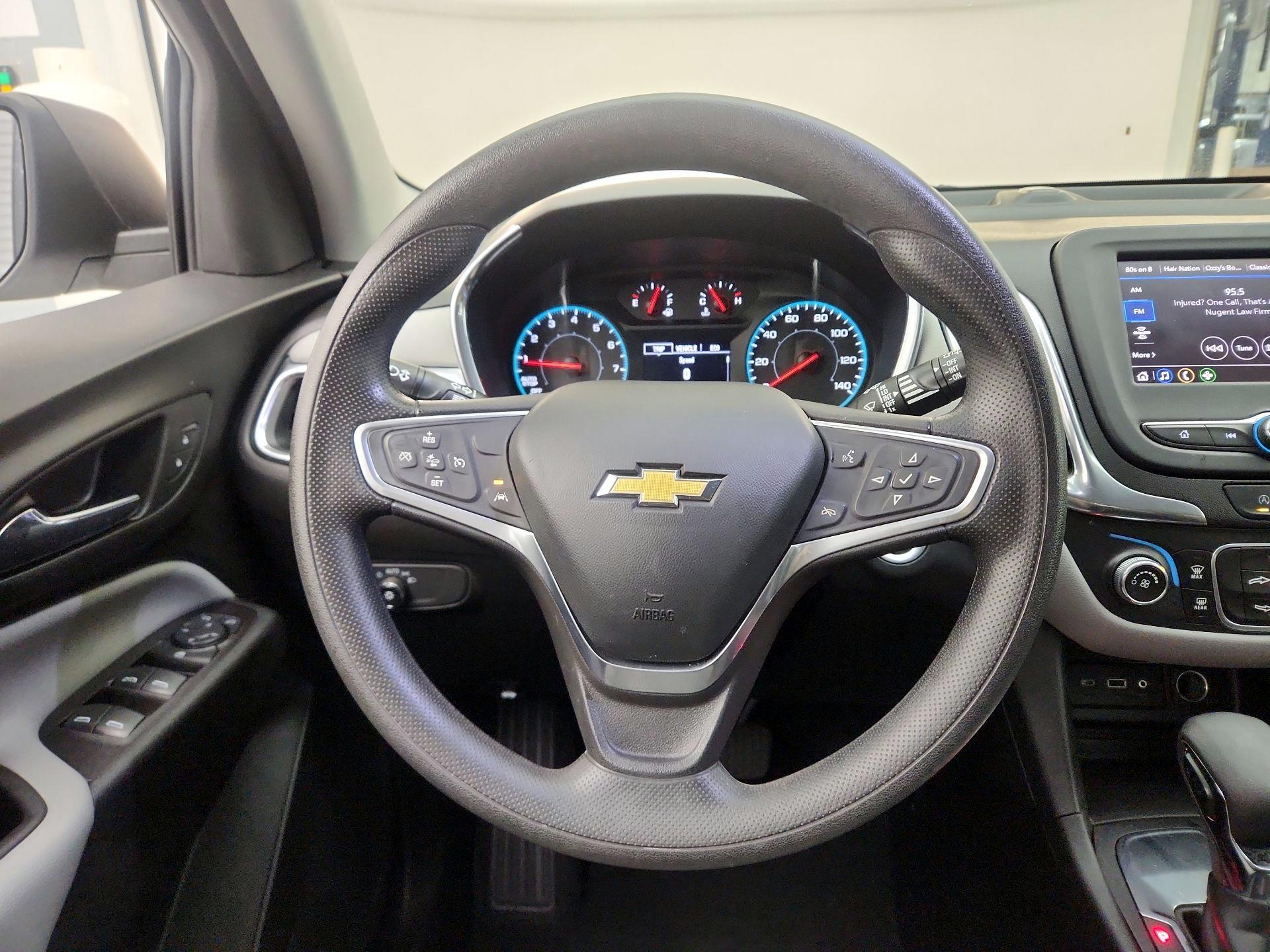 Thumbnail: 2022 Chevrolet Equinox - 10