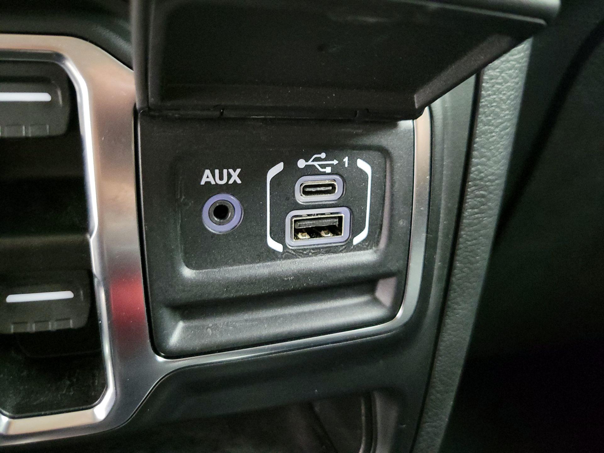 Thumbnail: 2023 Jeep Wrangler - 18