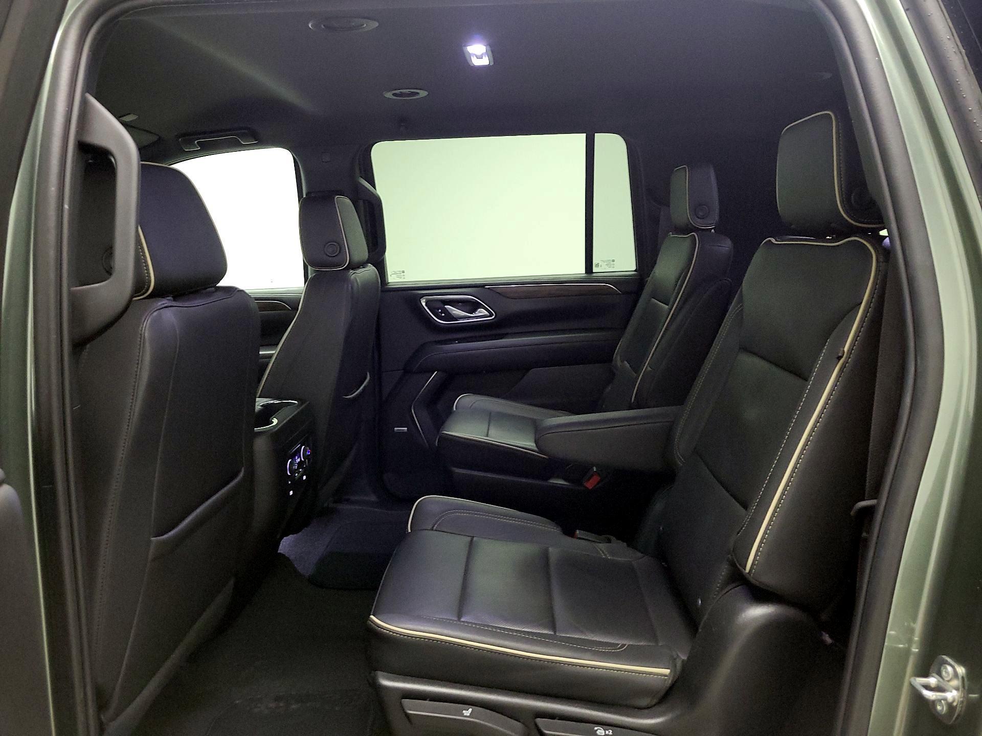 Thumbnail: 2023 Chevrolet Suburban - 20