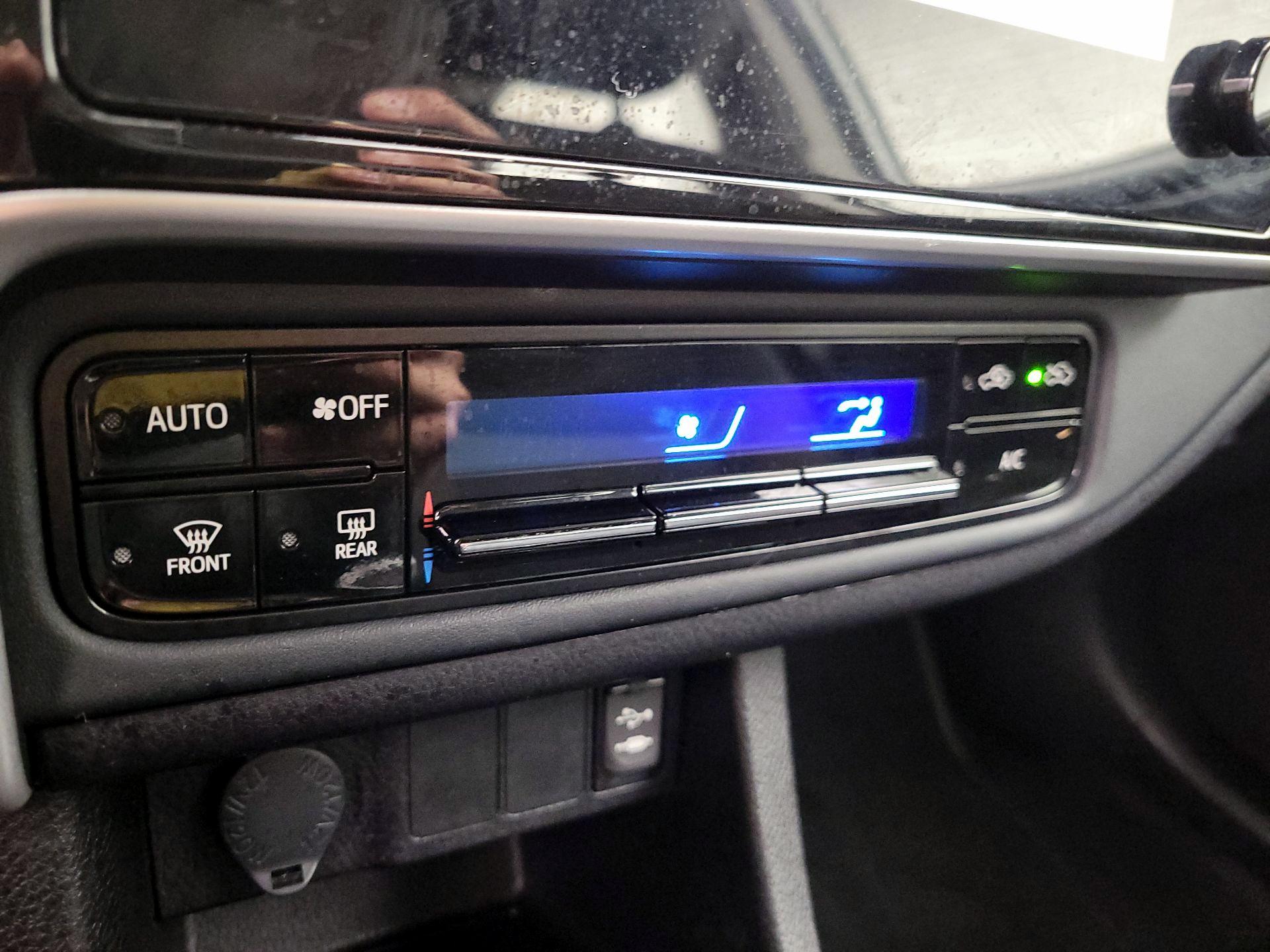 Thumbnail: 2019 Toyota Corolla - 16