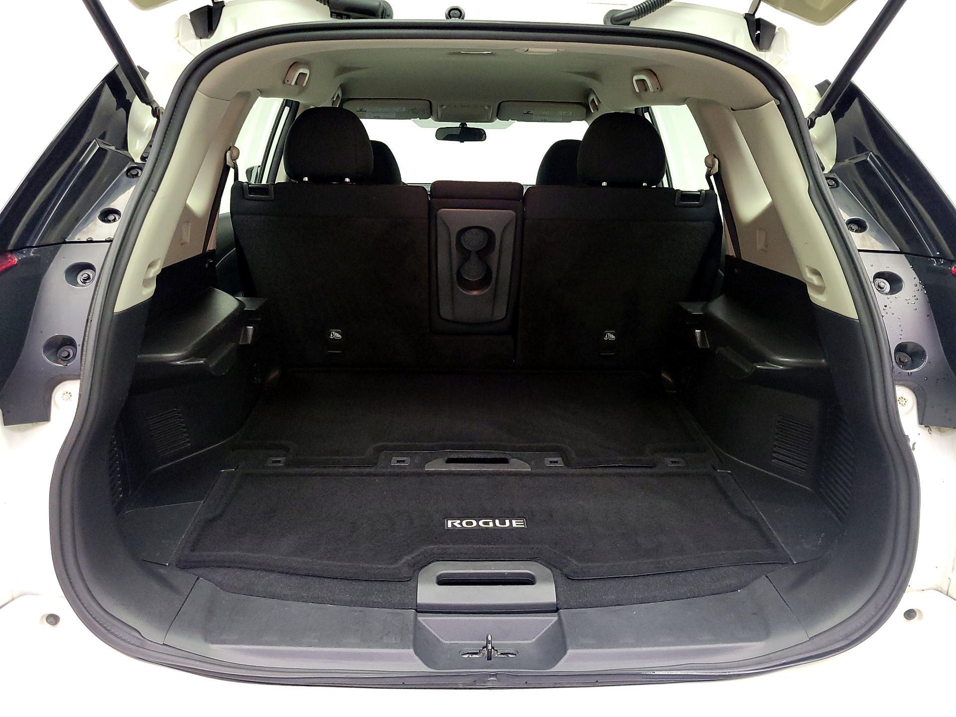 Thumbnail: 2017 Nissan Rogue - 20