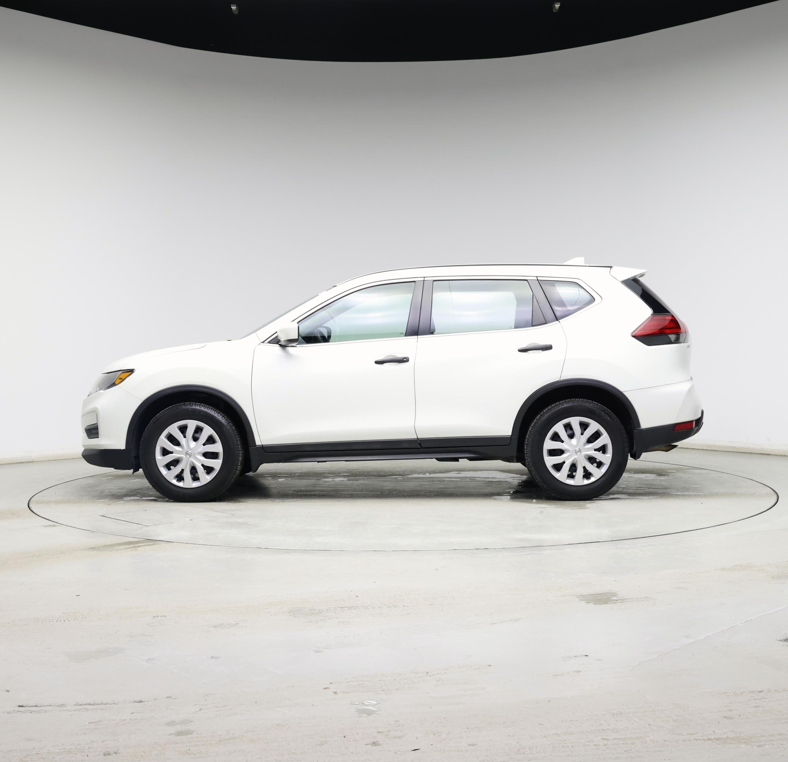 Thumbnail: 2017 Nissan Rogue - 3