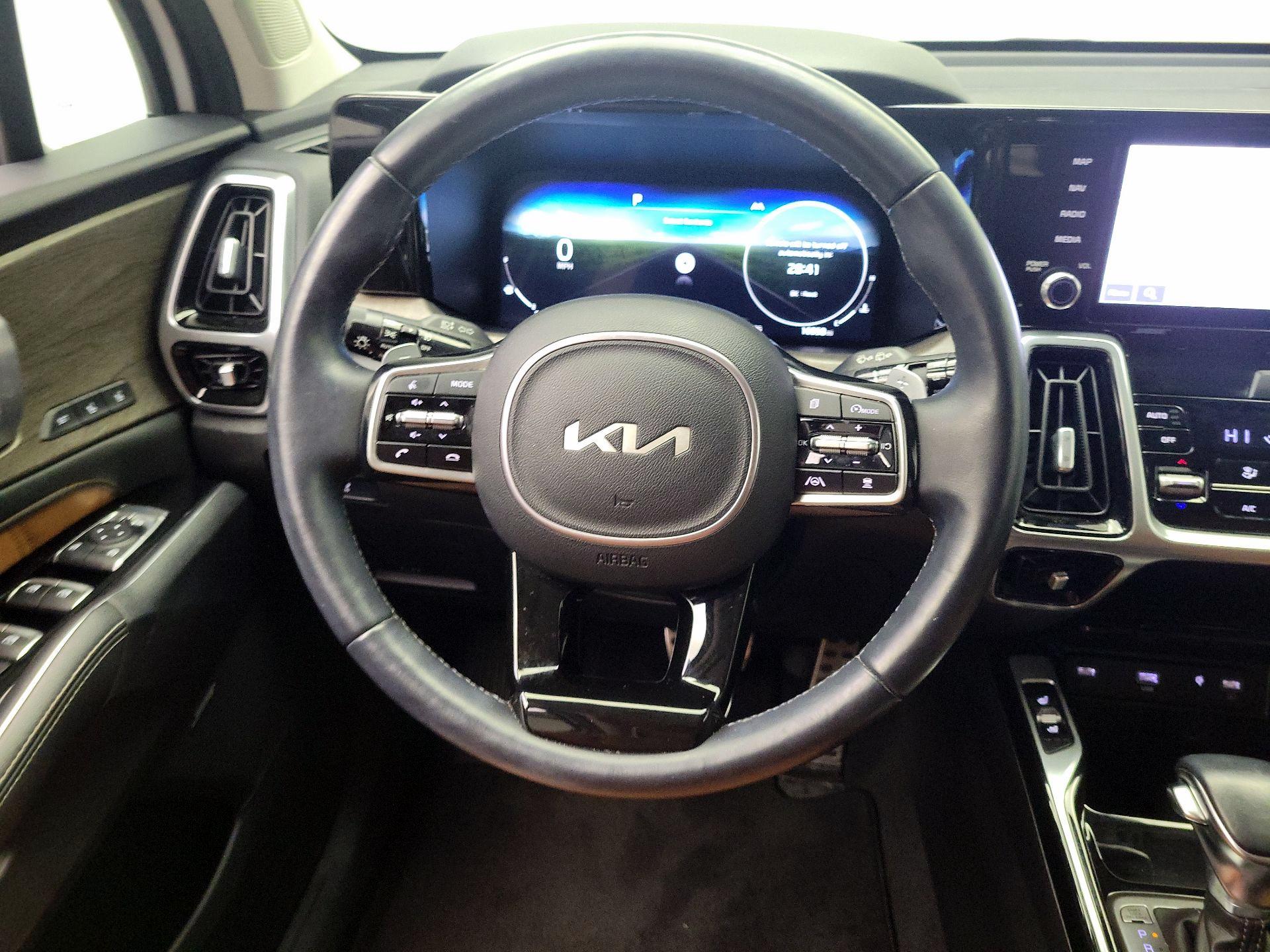 Thumbnail: 2023 Kia Sorento - 10