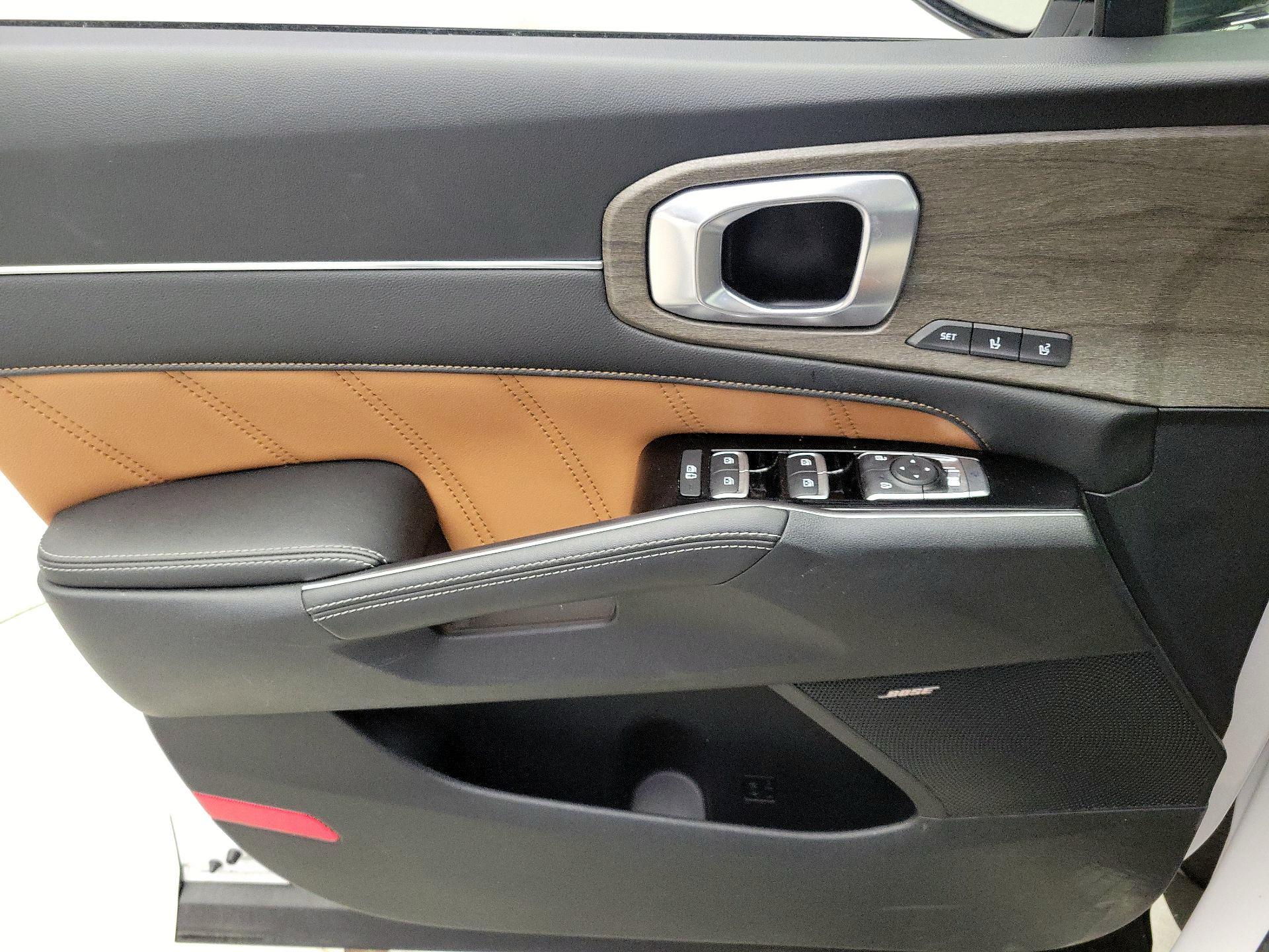 Thumbnail: 2023 Kia Sorento - 12