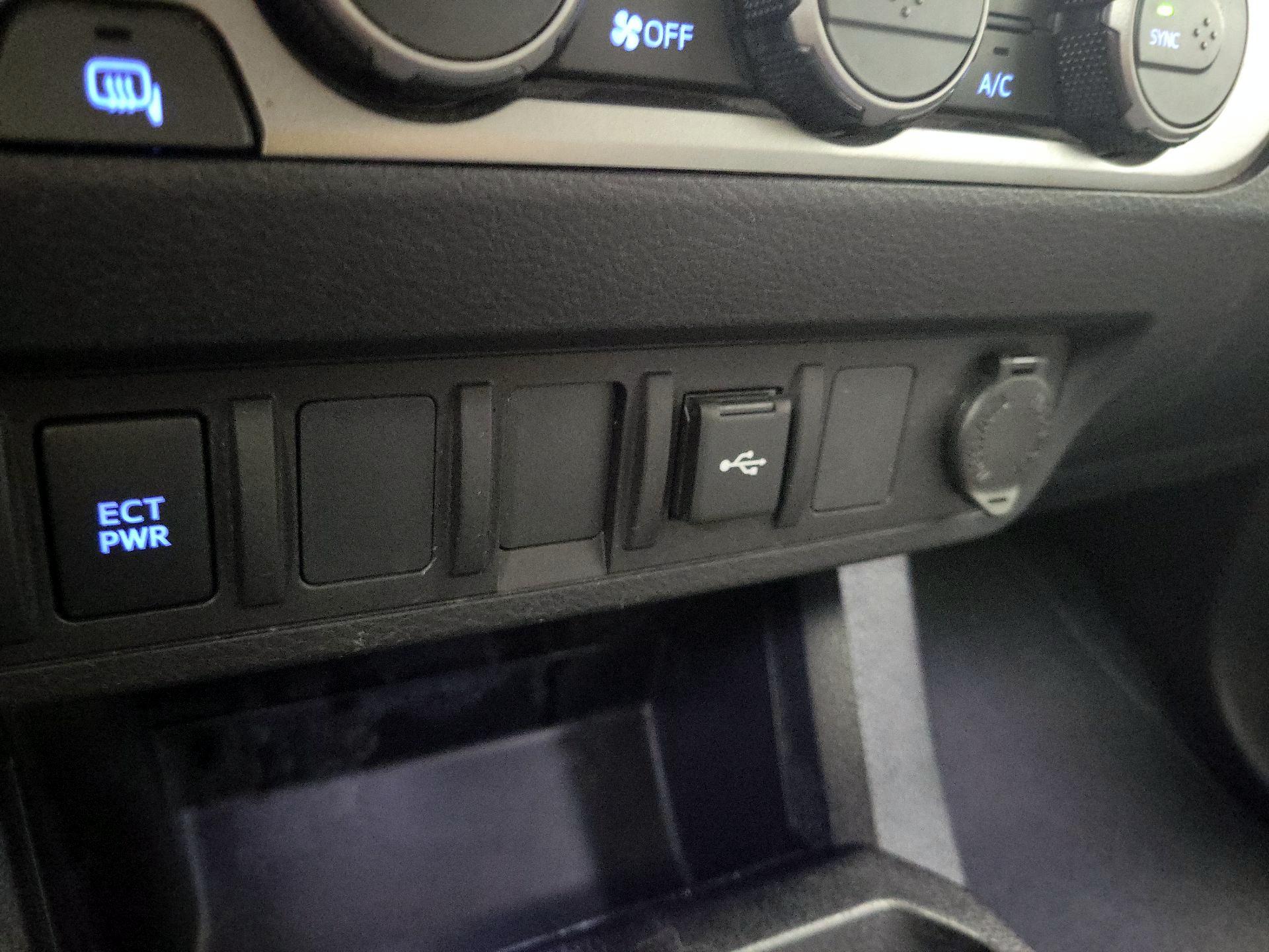 Thumbnail: 2022 Toyota Tacoma - 18