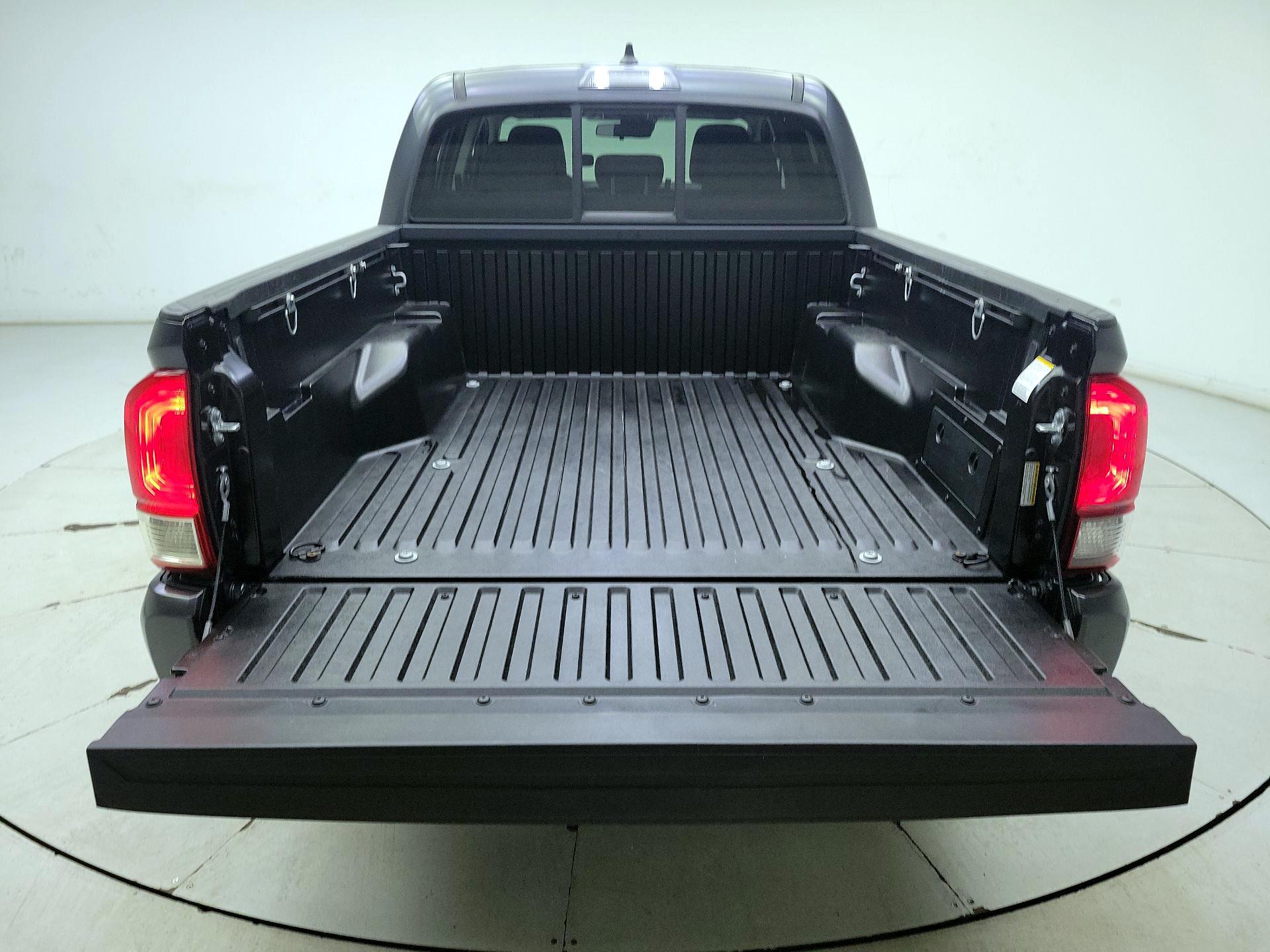 Thumbnail: 2022 Toyota Tacoma - 20