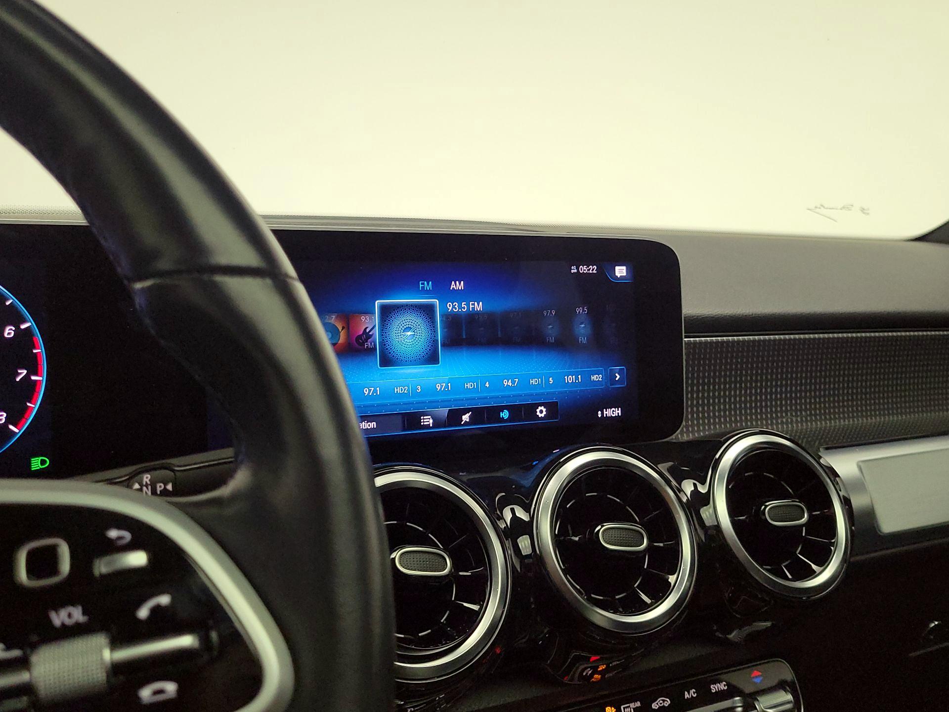 Thumbnail: 2021 Mercedes-Benz GLB - 15