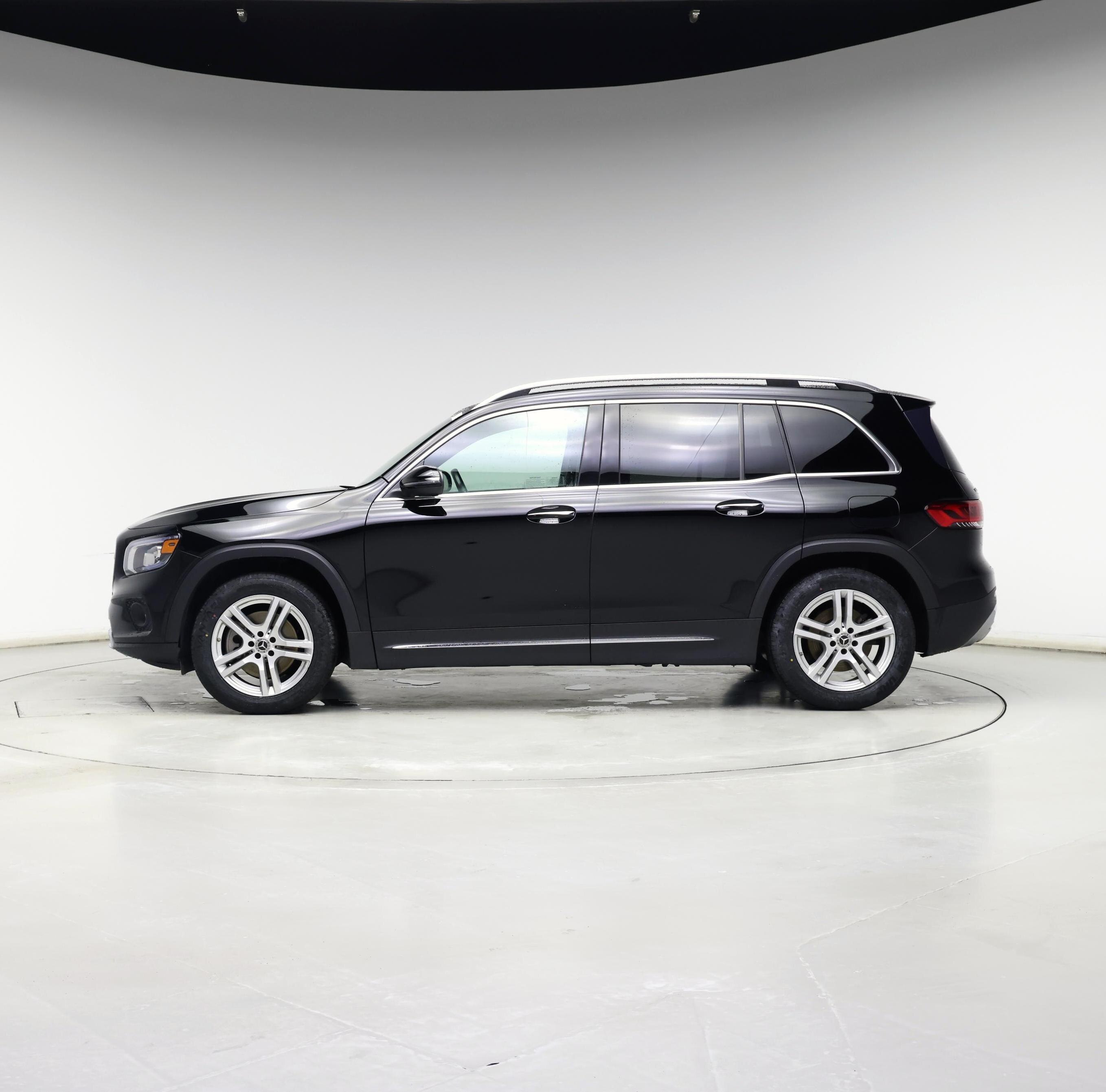 Thumbnail: 2021 Mercedes-Benz GLB - 3