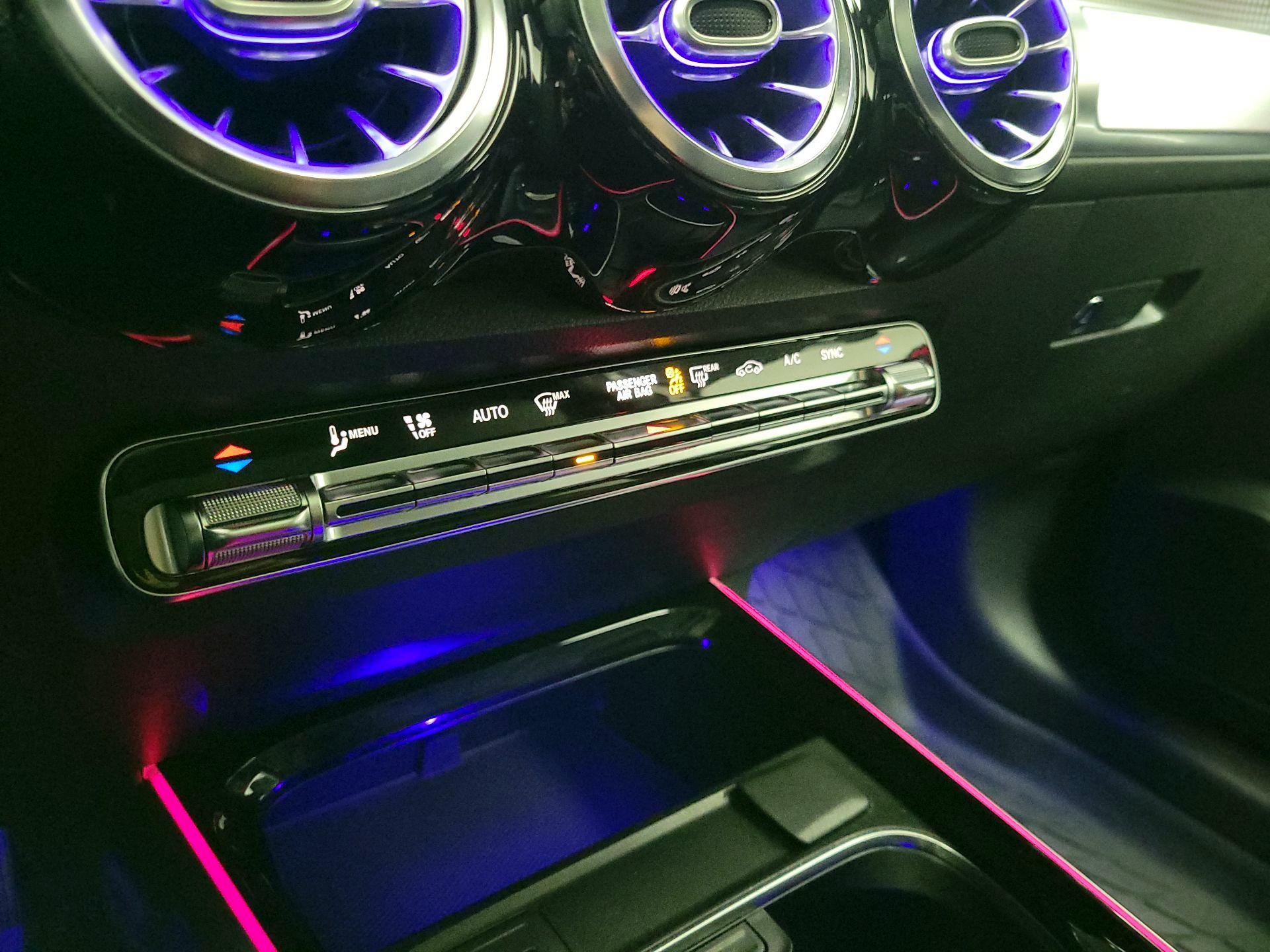 Thumbnail: 2021 Mercedes-Benz GLB - 16