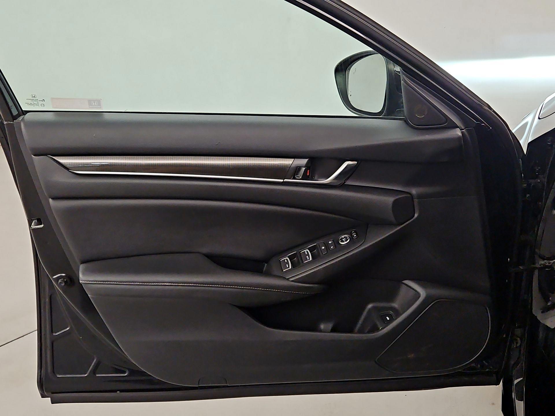 Thumbnail: 2019 Honda Accord - 12