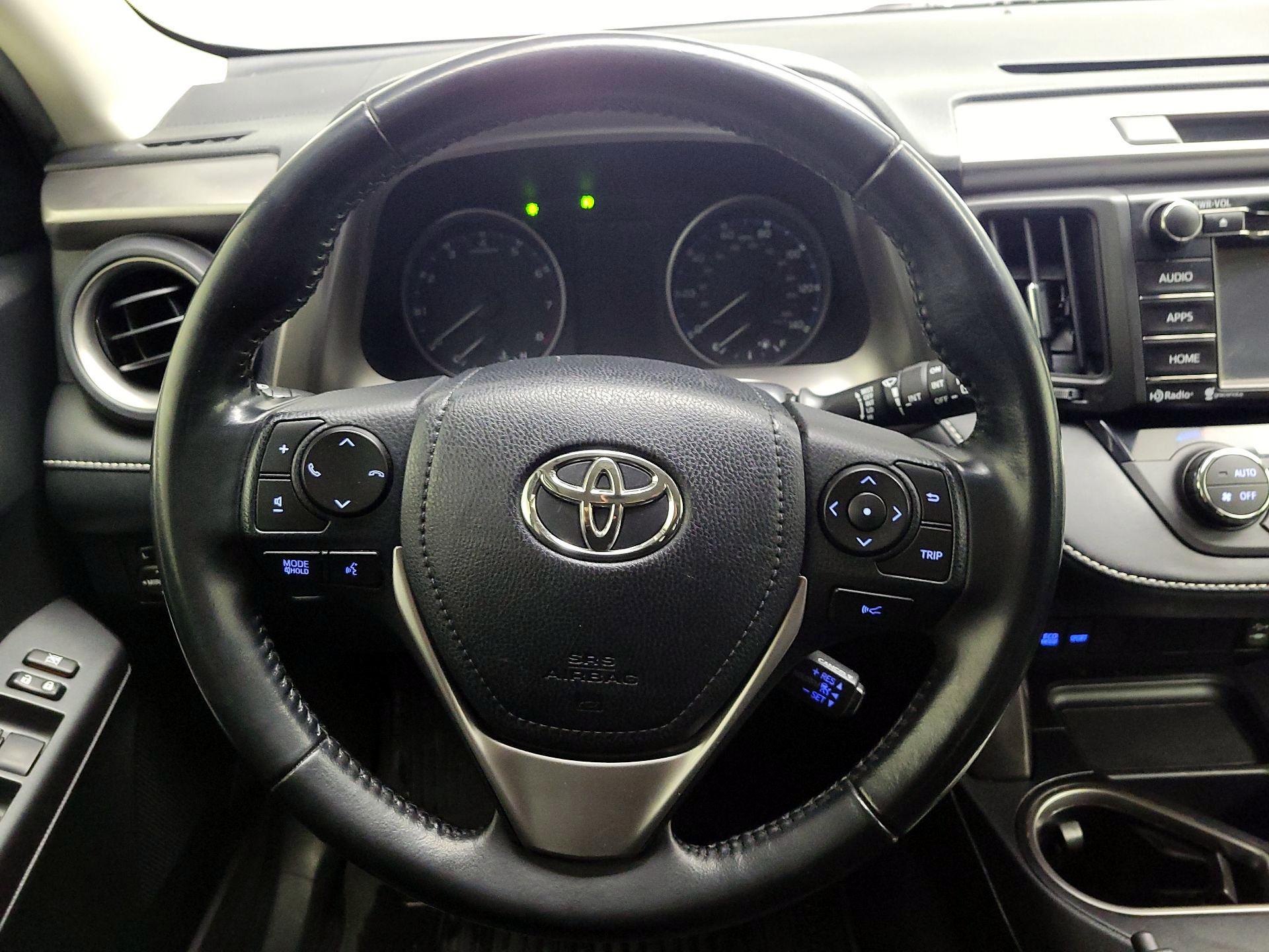 Thumbnail: 2017 Toyota RAV4 - 10