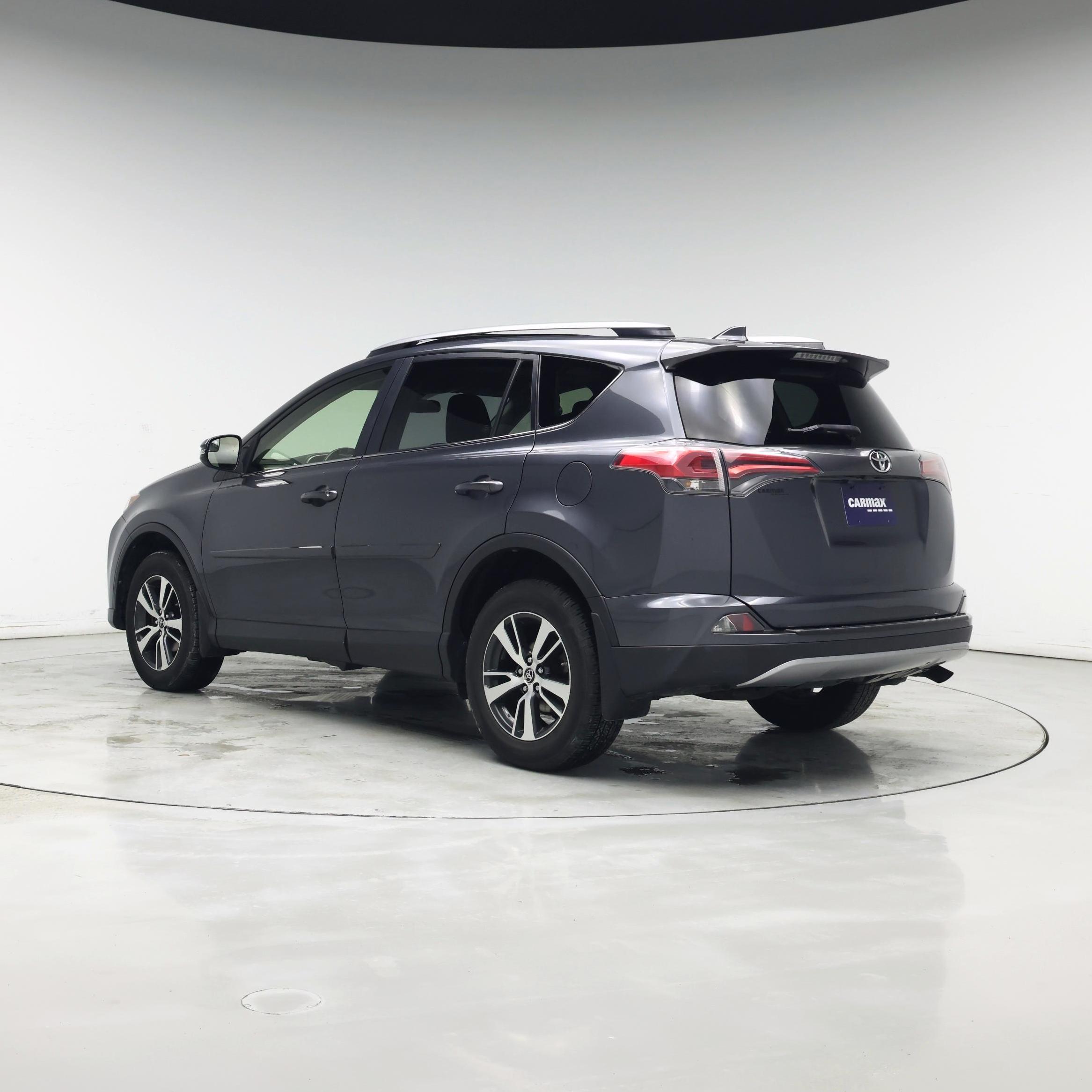 Thumbnail: 2017 Toyota RAV4 - 2