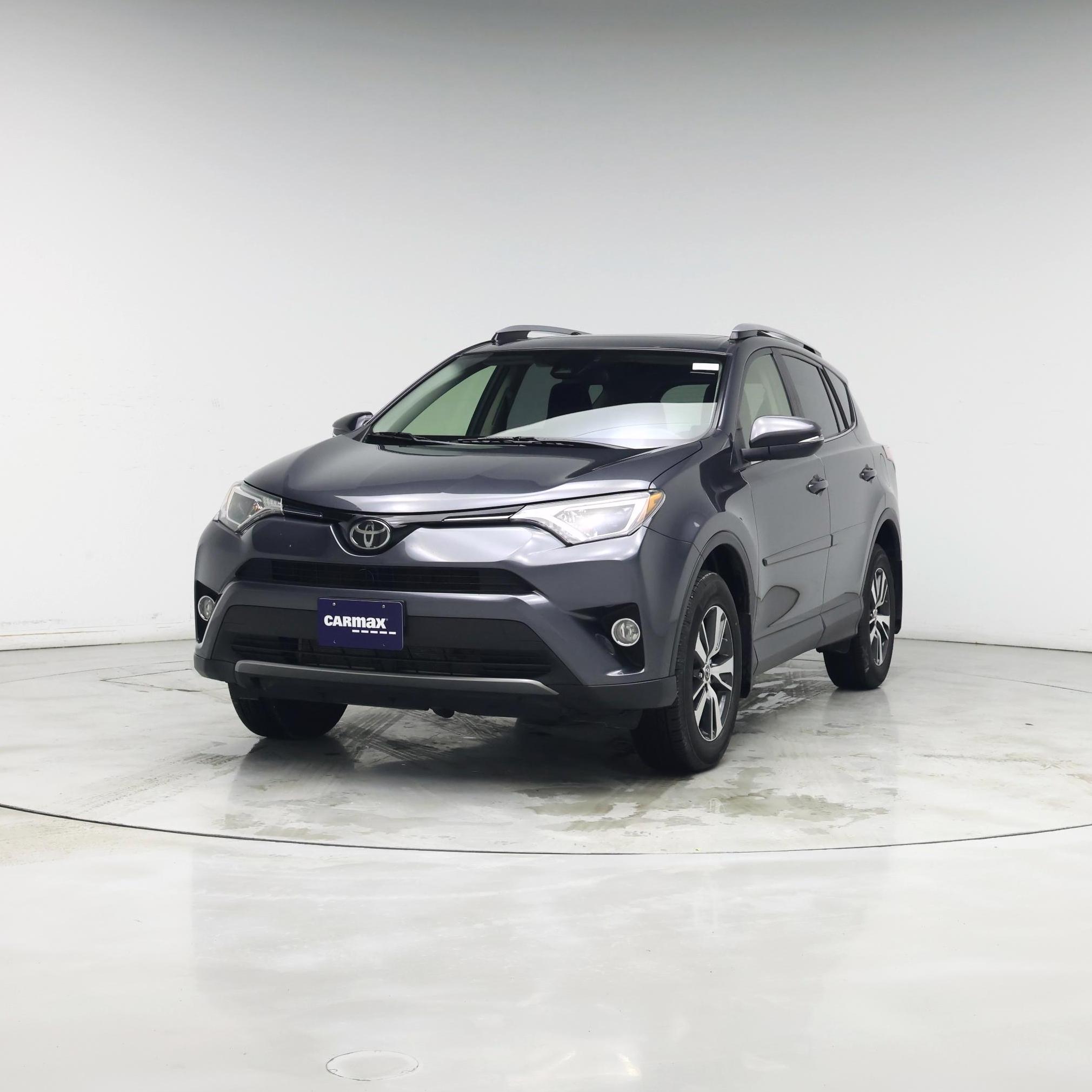 Thumbnail: 2017 Toyota RAV4 - 4