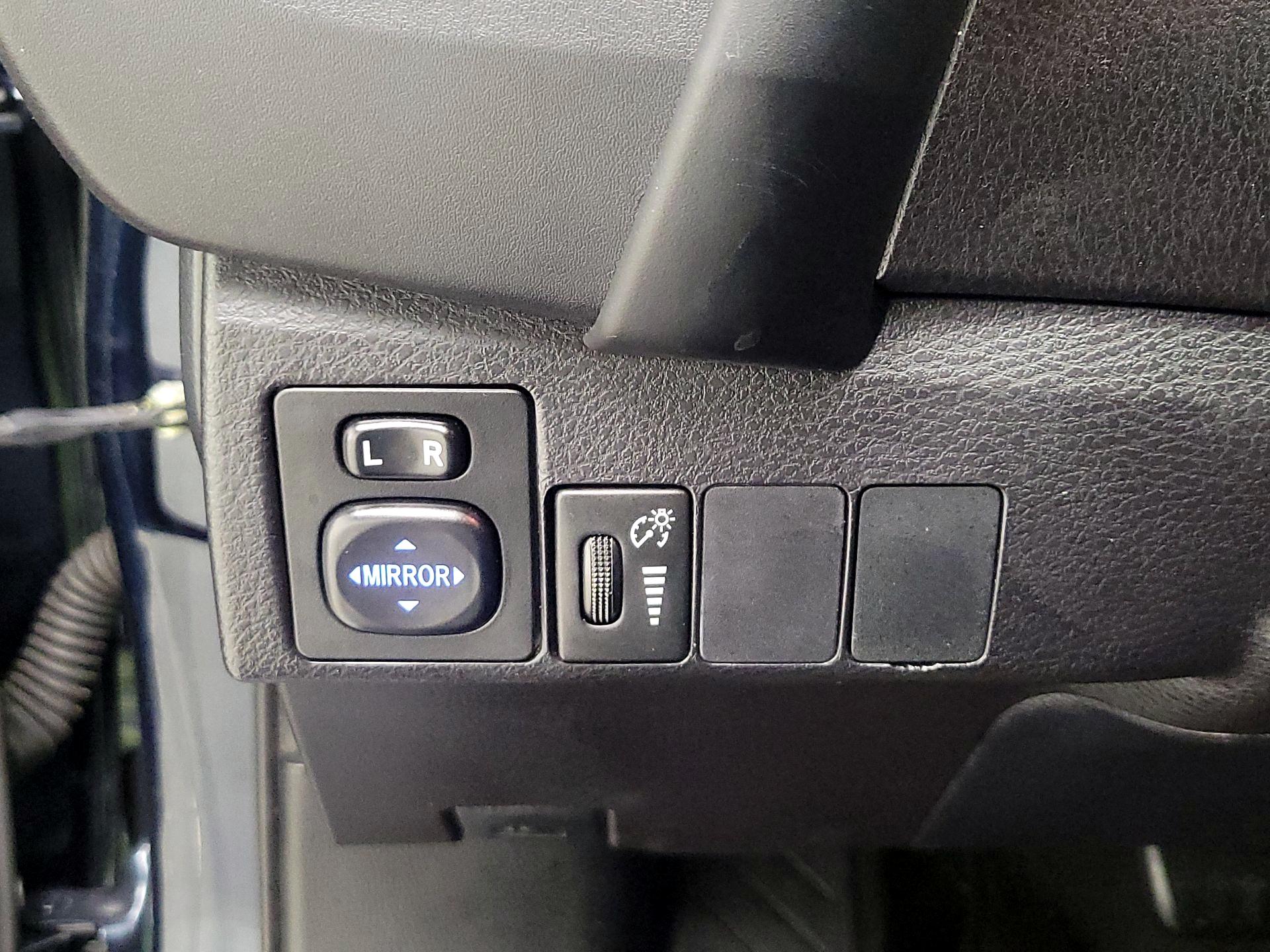 Thumbnail: 2017 Toyota Corolla - 13