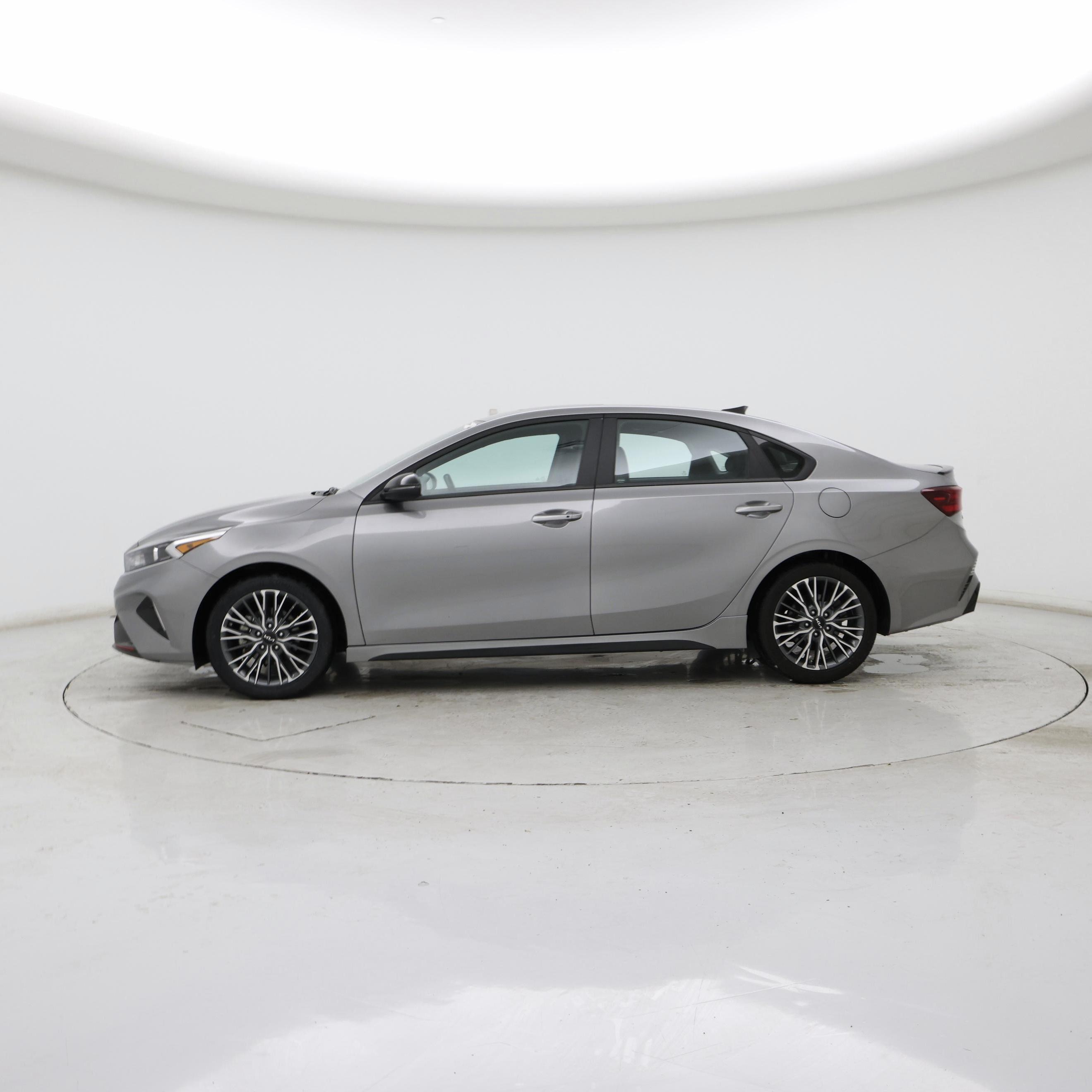 Thumbnail: 2024 Kia Forte - 3