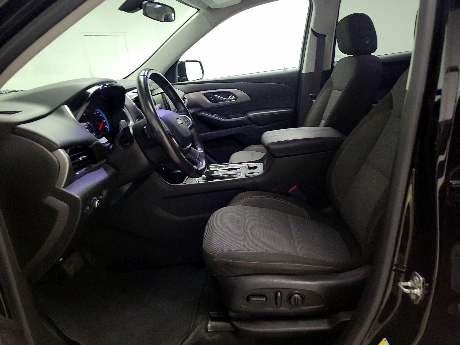 Thumbnail: 2018 Chevrolet Traverse - 11