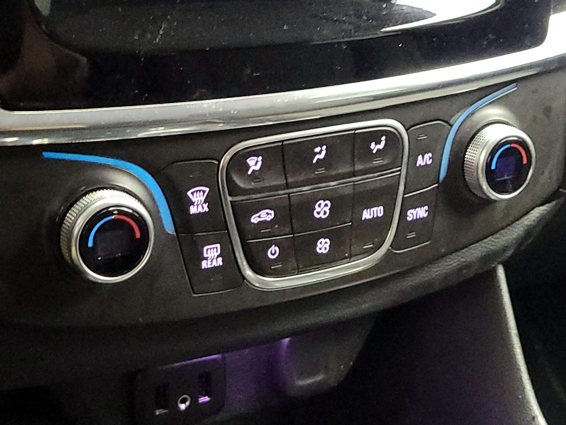 Thumbnail: 2018 Chevrolet Traverse - 16