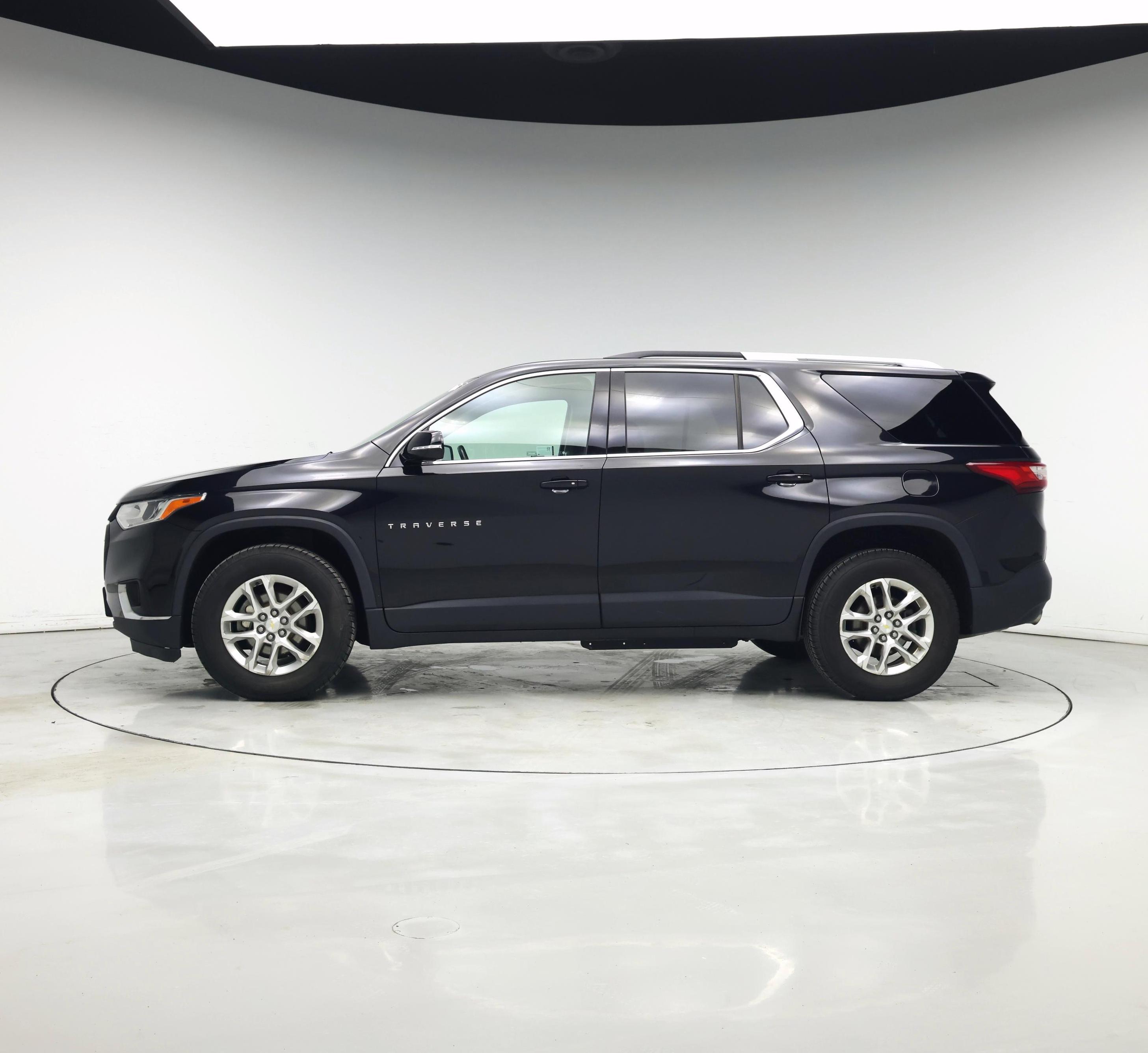 Thumbnail: 2018 Chevrolet Traverse - 3