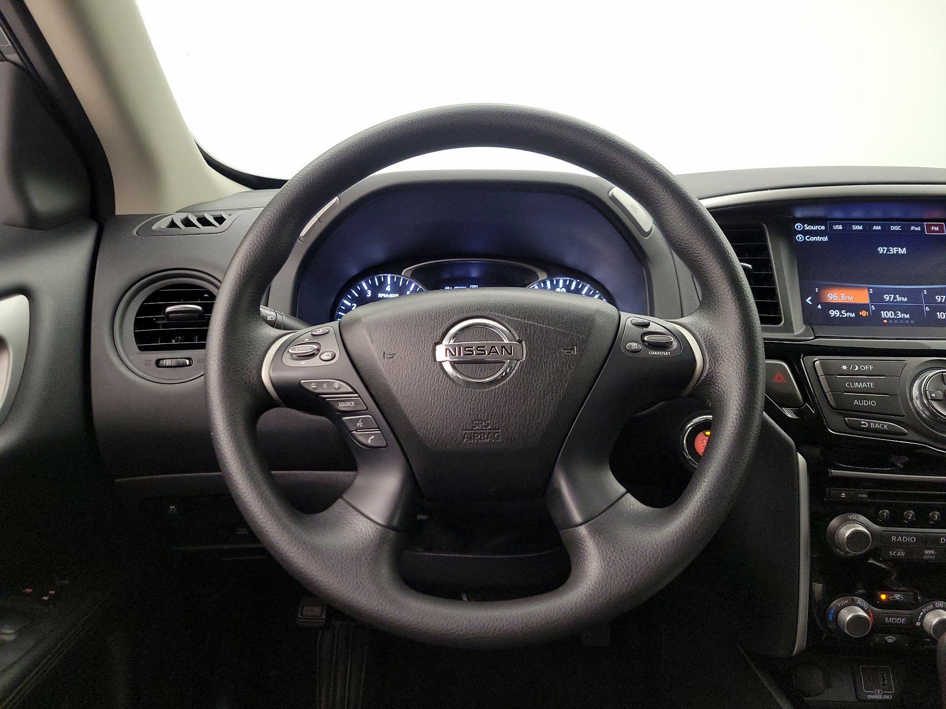 Thumbnail: 2020 Nissan Pathfinder - 10