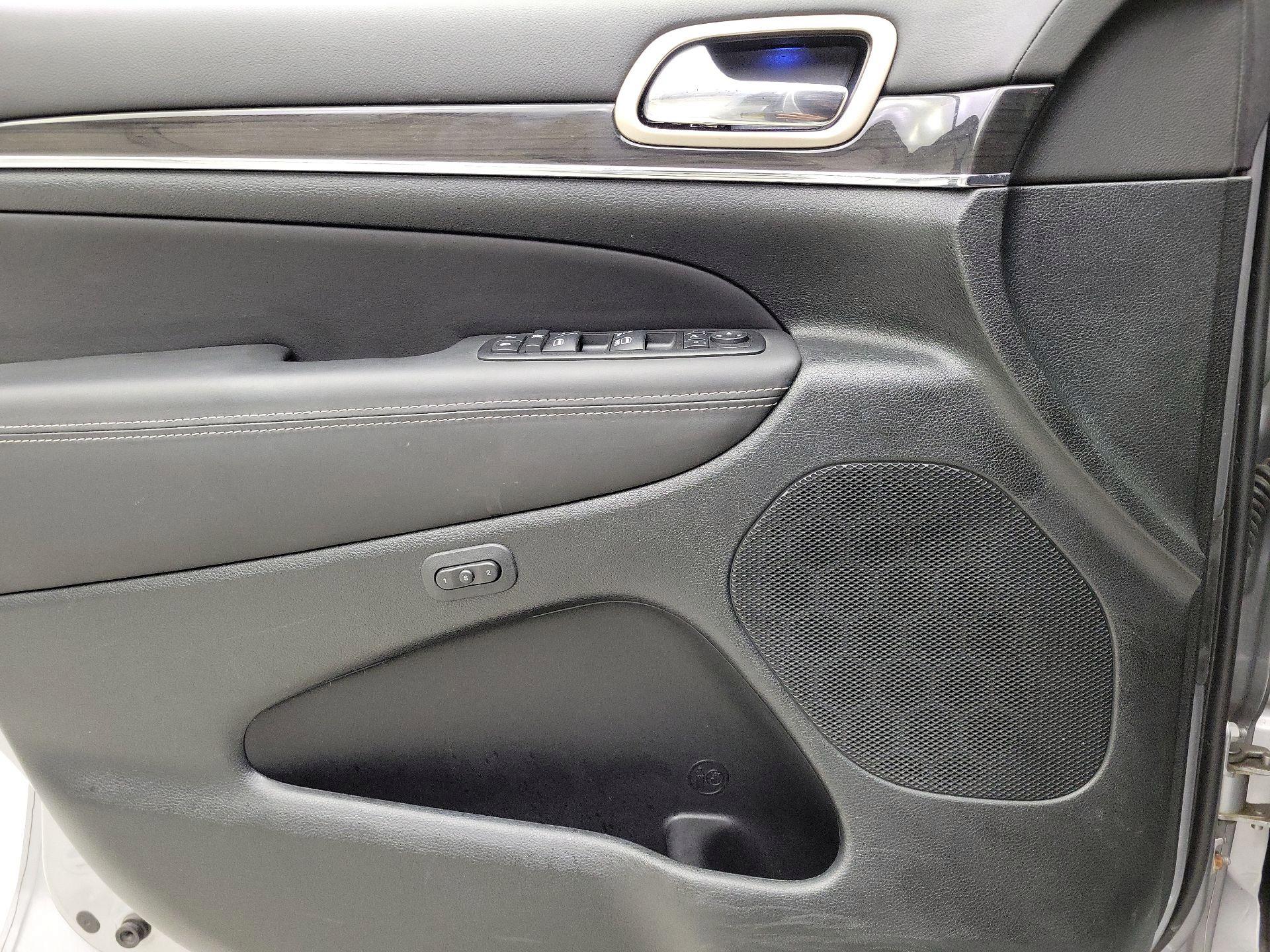 Thumbnail: 2014 Jeep Grand Cherokee - 12