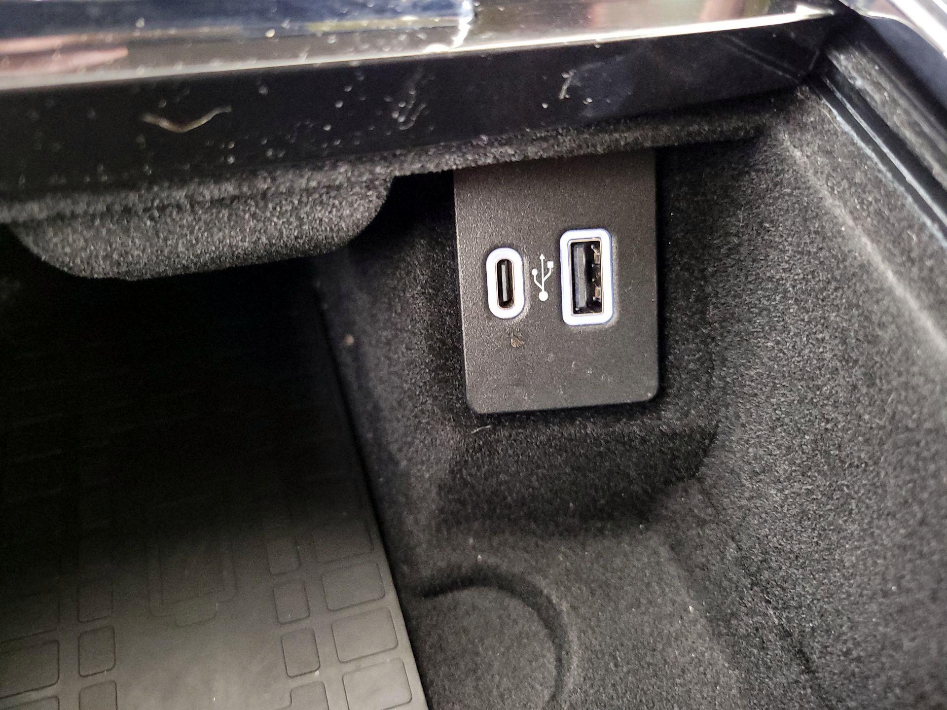 Thumbnail: 2023 Lincoln Nautilus - 19