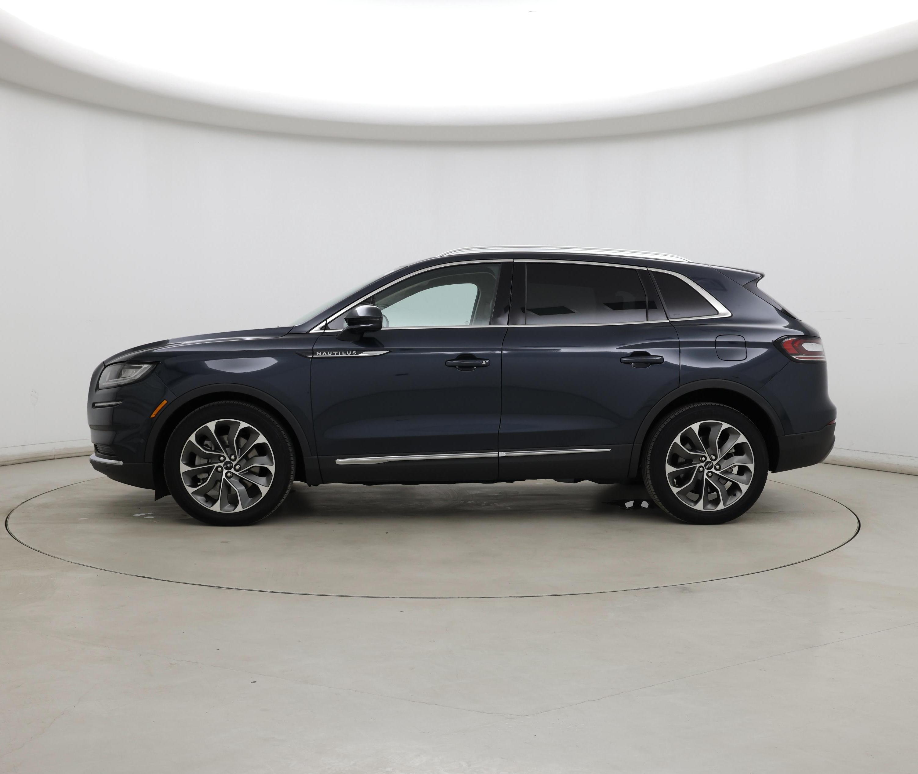 Thumbnail: 2023 Lincoln Nautilus - 3