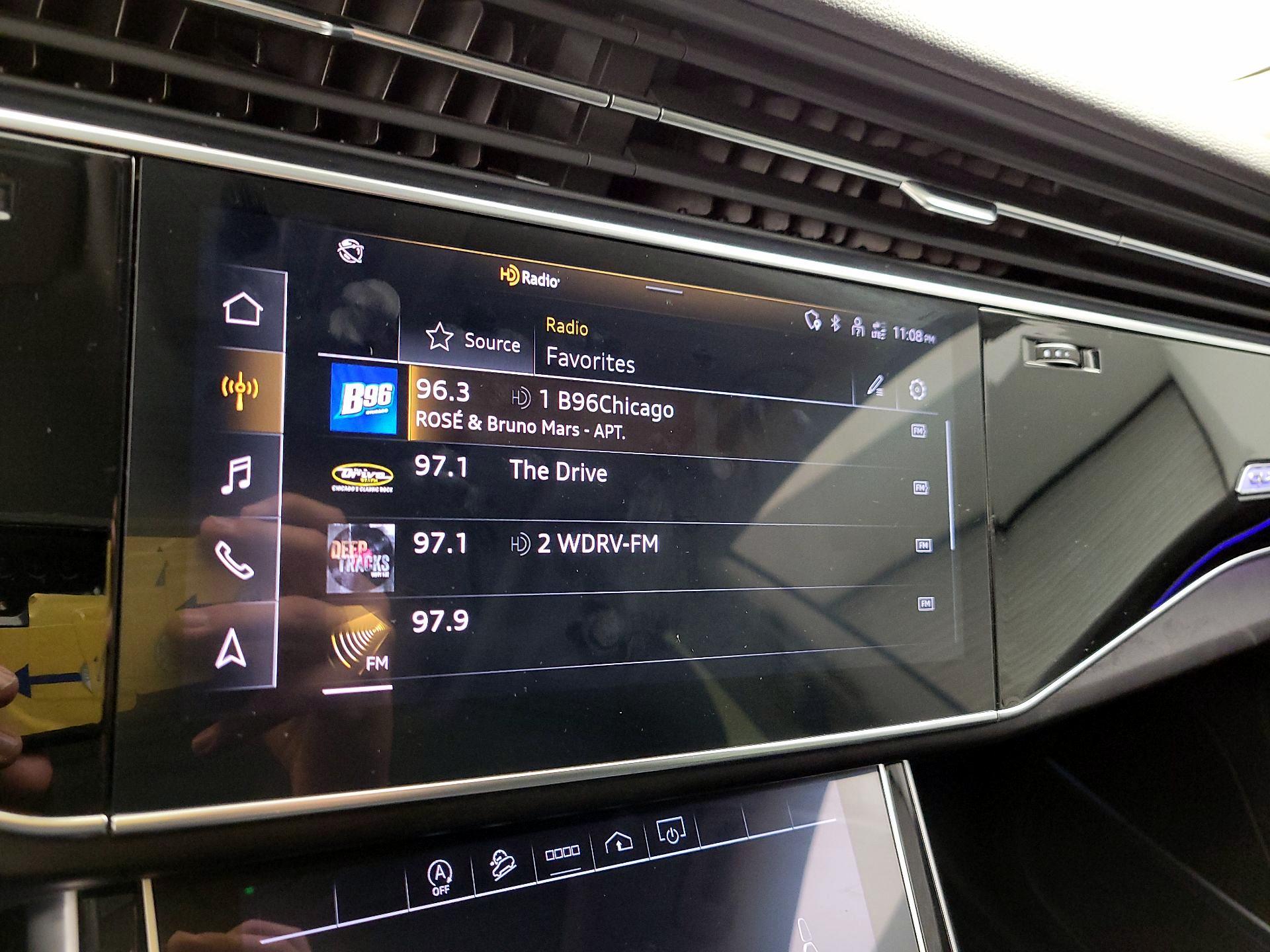 Thumbnail: 2023 Audi Q8 - 16