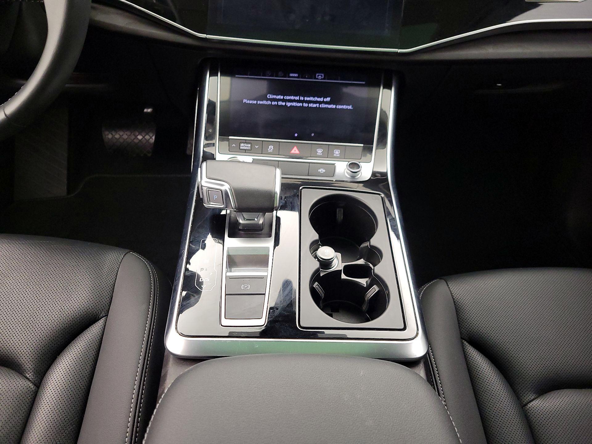 Thumbnail: 2023 Audi Q8 - 18