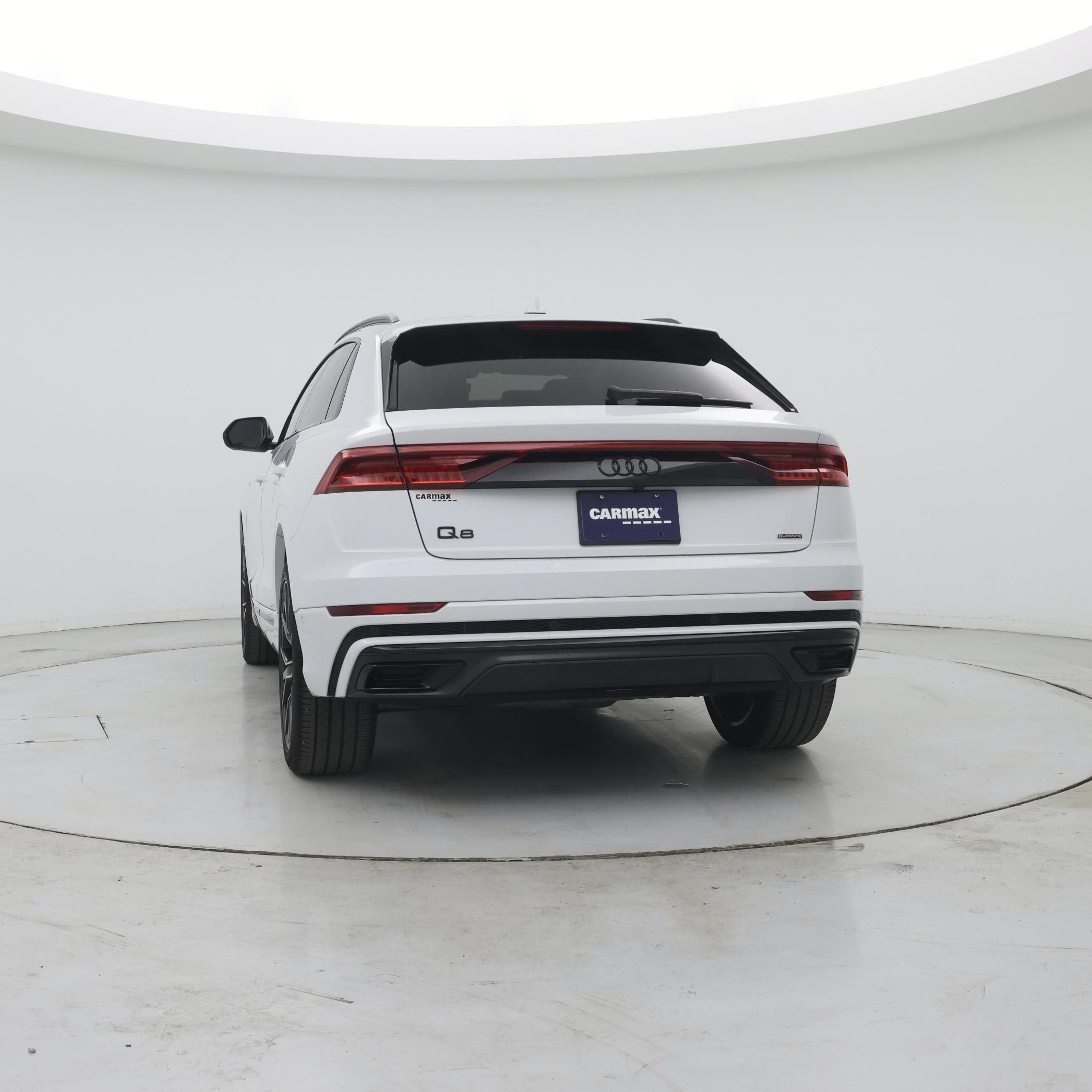 Thumbnail: 2023 Audi Q8 - 6