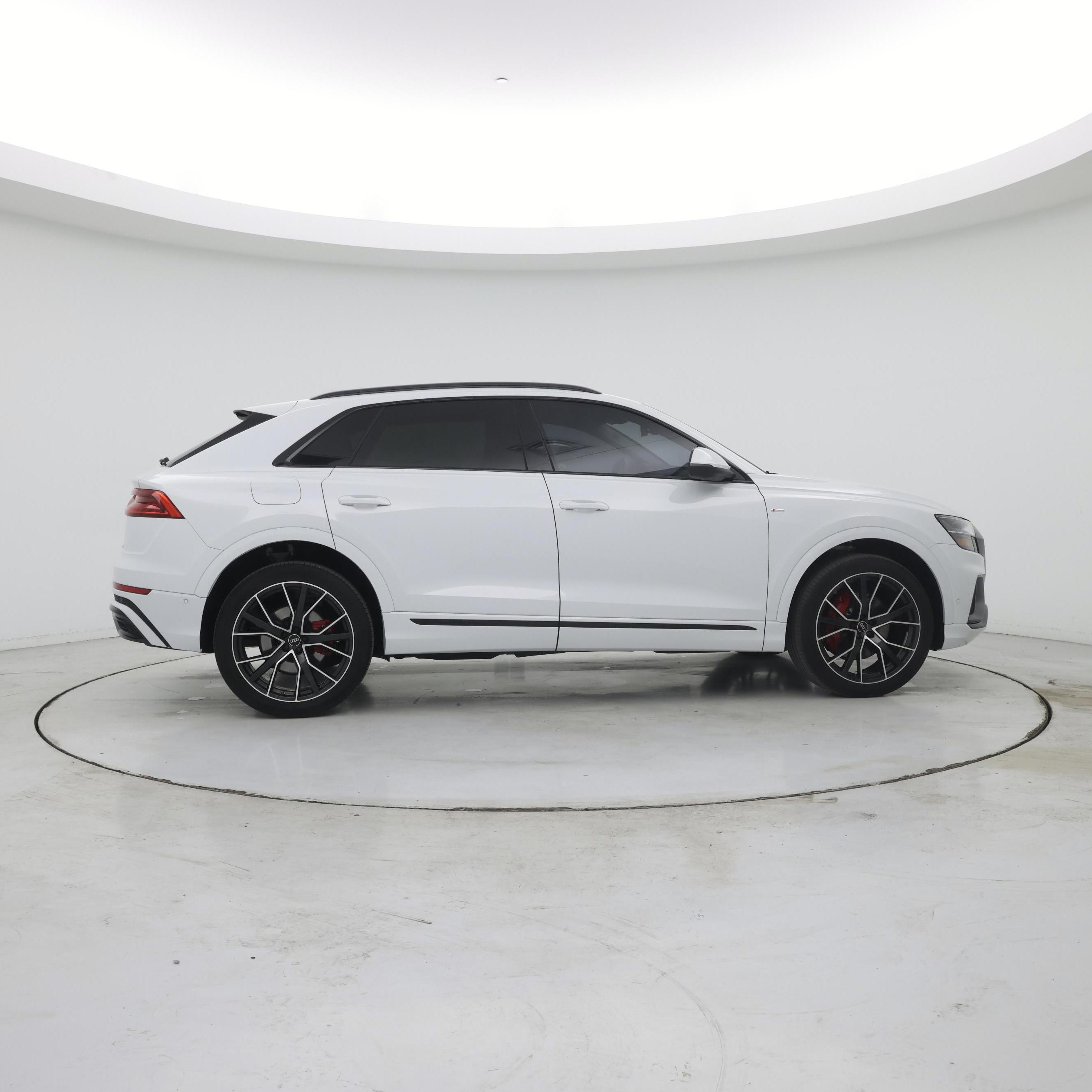 Thumbnail: 2023 Audi Q8 - 7