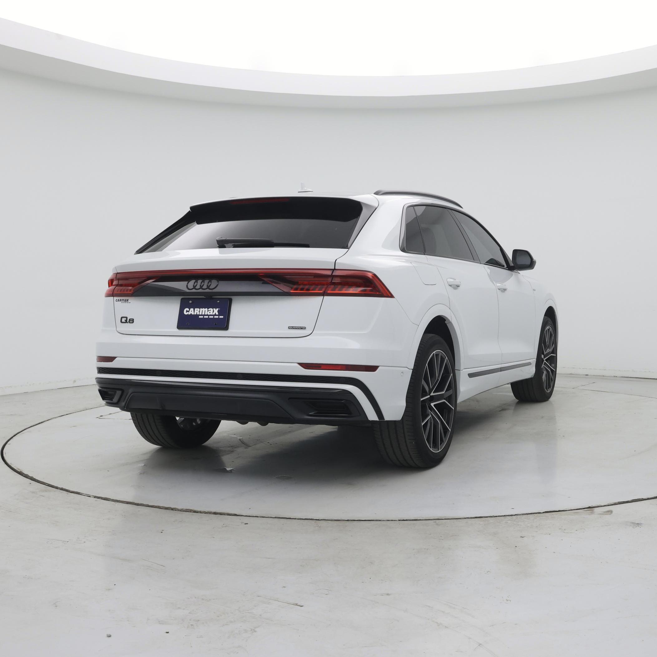 Thumbnail: 2023 Audi Q8 - 8