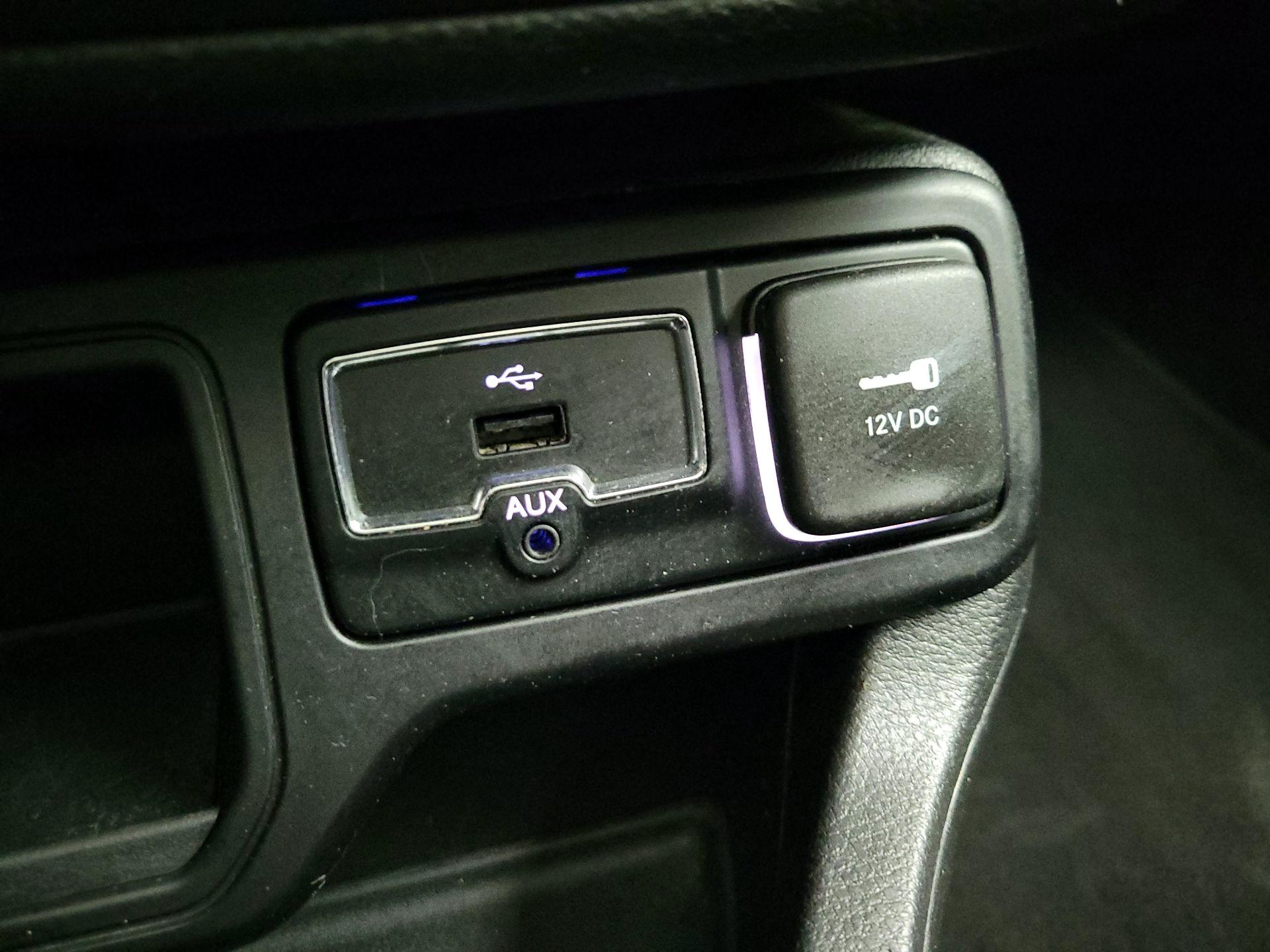 Thumbnail: 2018 Jeep Renegade - 17