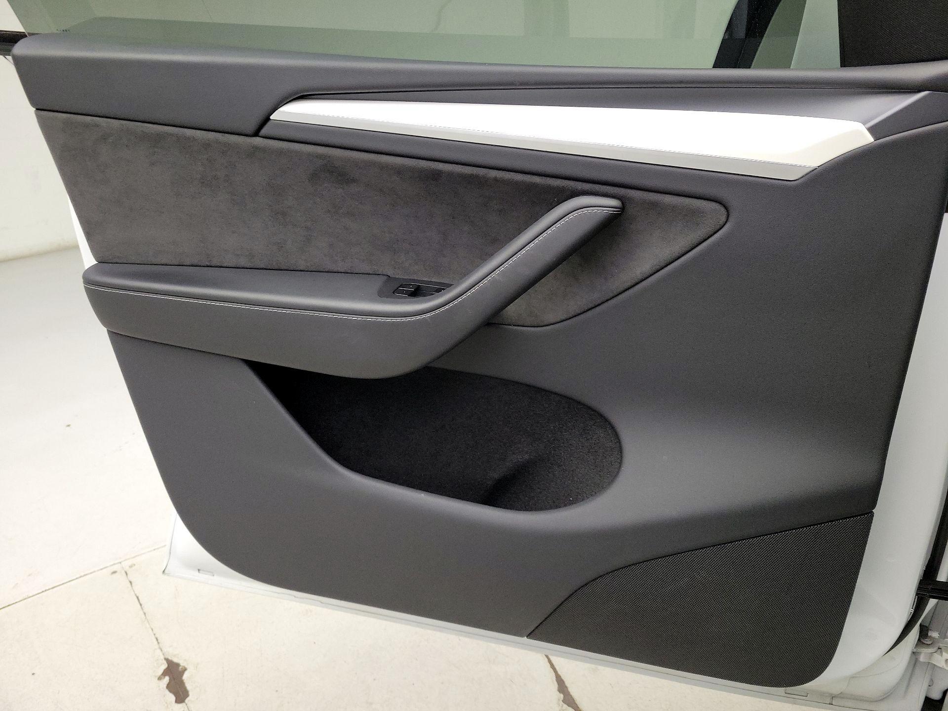 Thumbnail: 2025 Tesla Model Y - 12